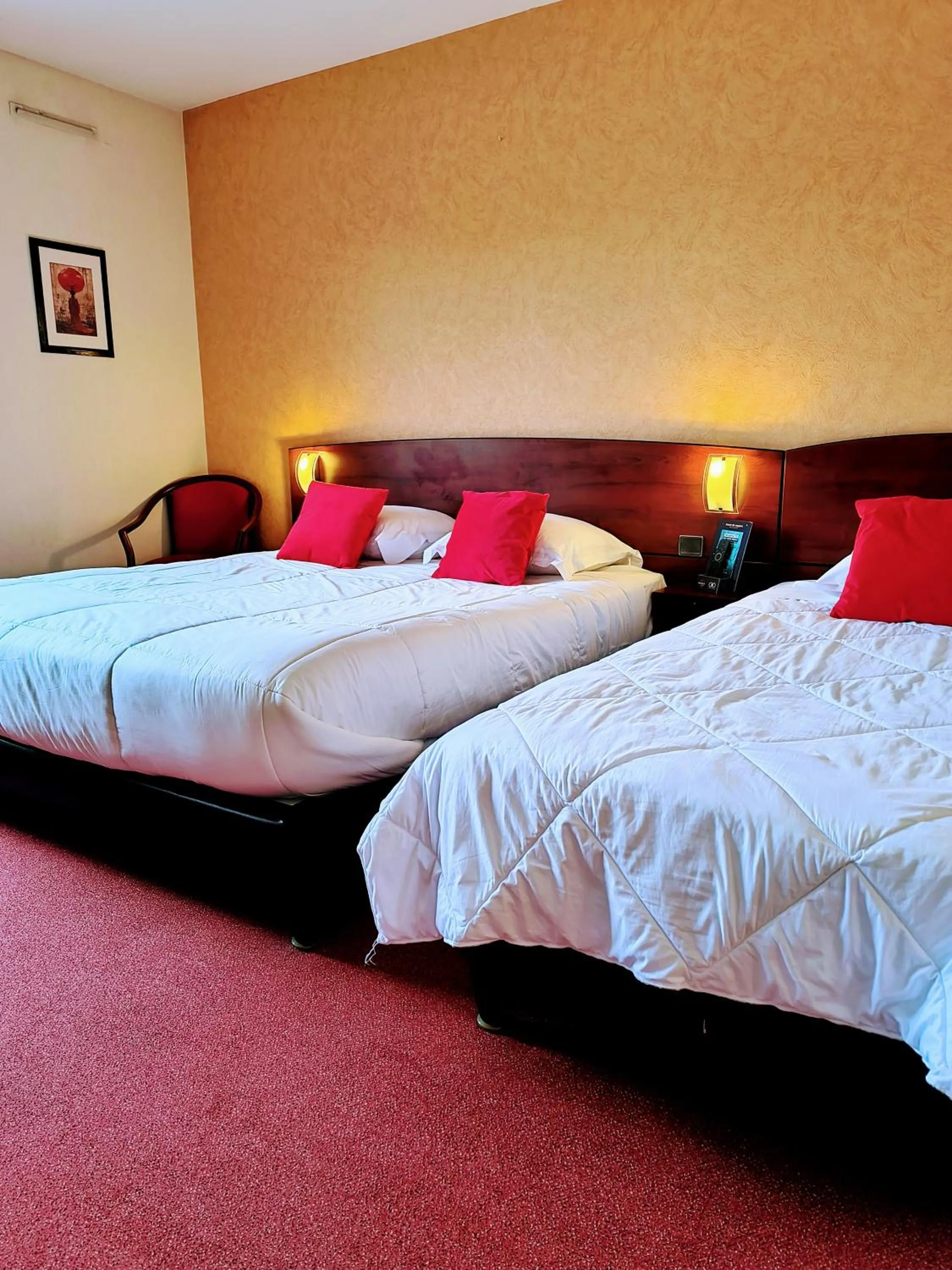 Bedroom, Bed in Hôtel Saint Jacques