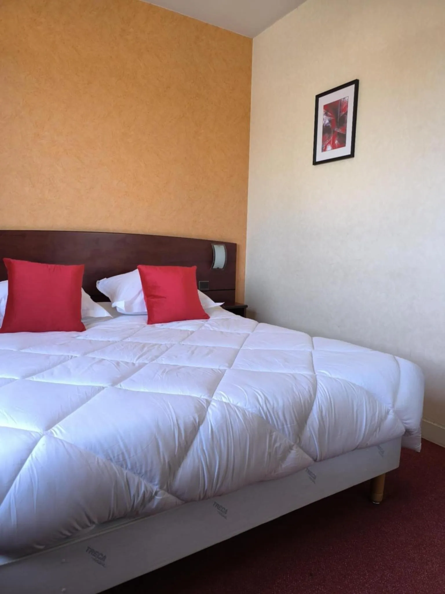 Bedroom, Bed in Hôtel Saint Jacques