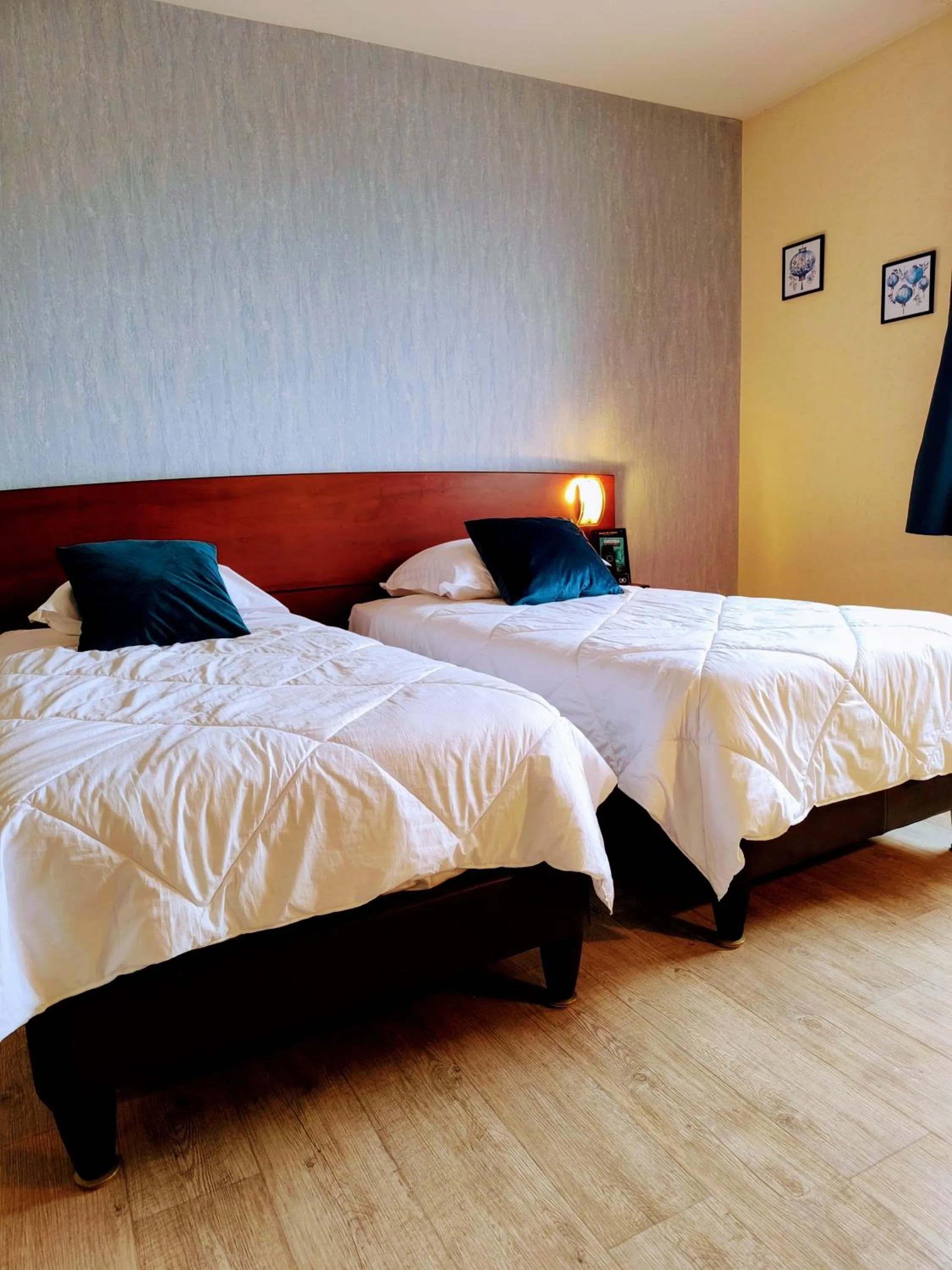 Bedroom, Bed in Hôtel Saint Jacques