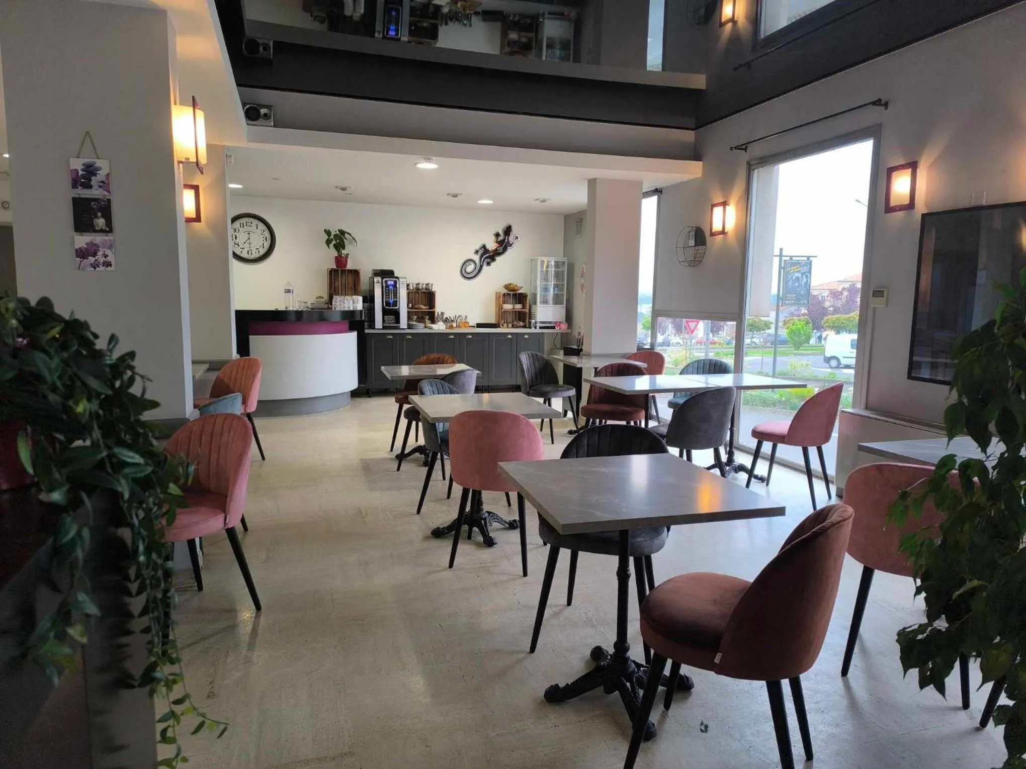 Dining area in Hôtel Saint Jacques
