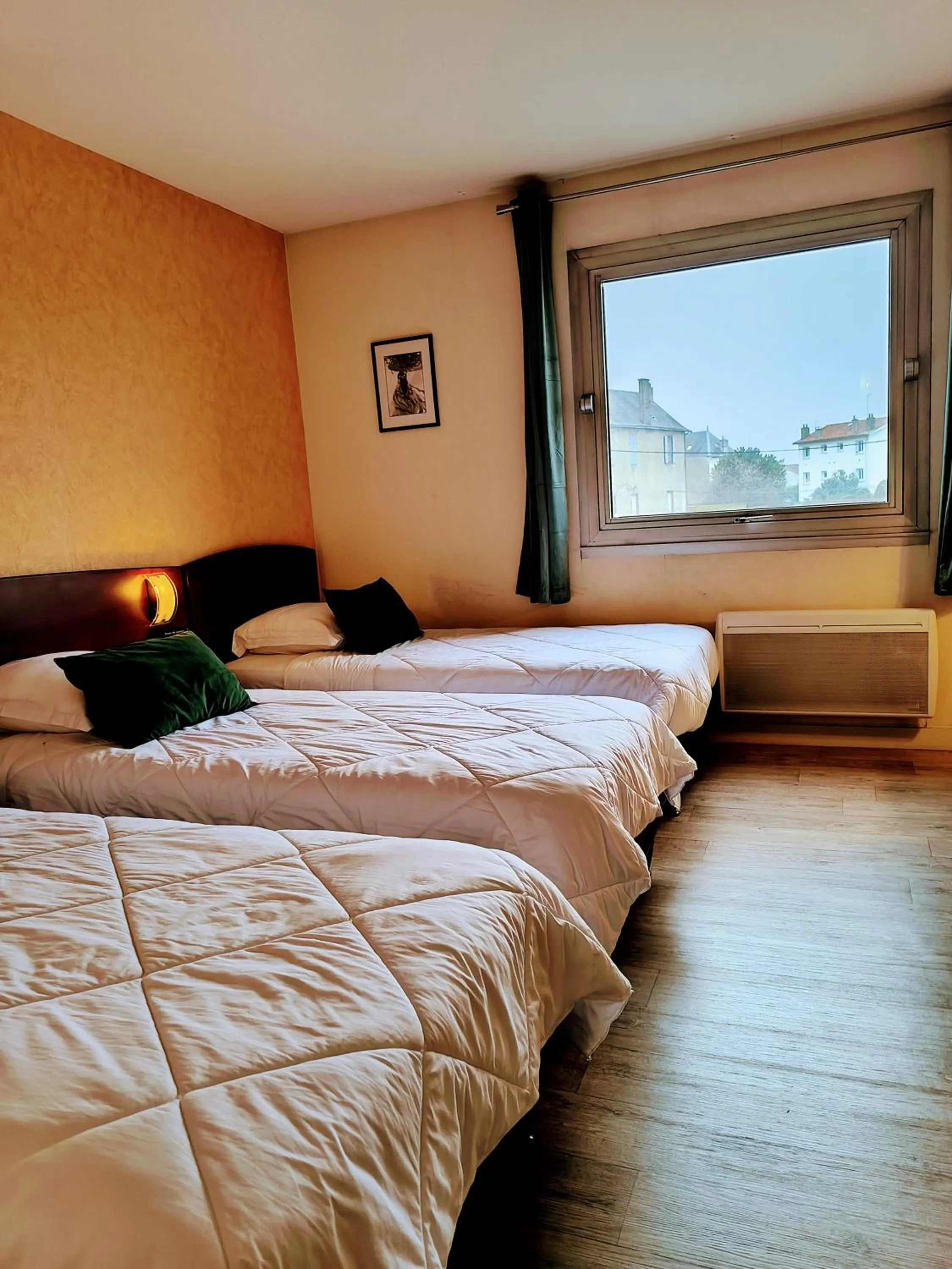 Bedroom, Bed in Hôtel Saint Jacques