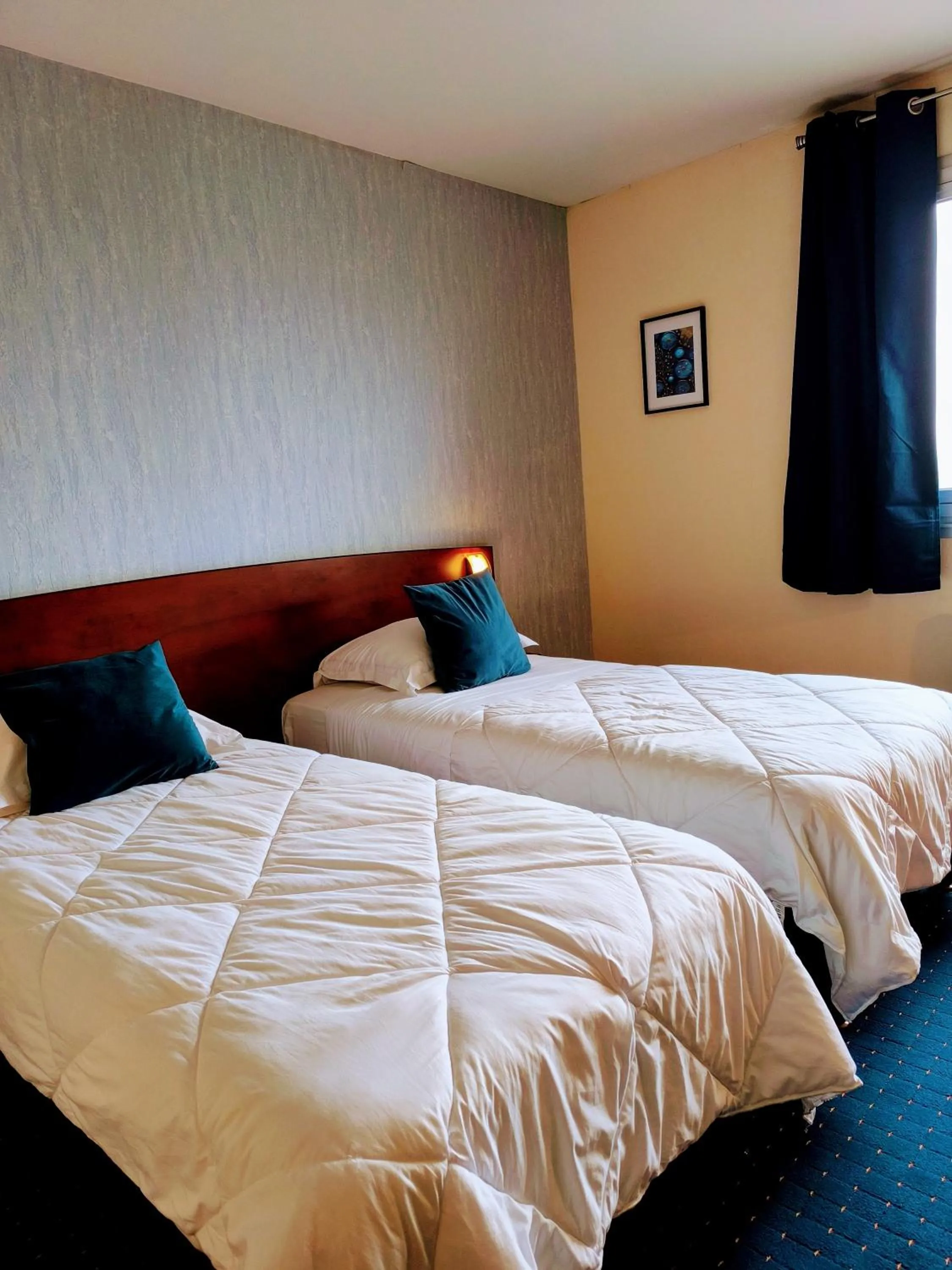 Bedroom, Bed in Hôtel Saint Jacques