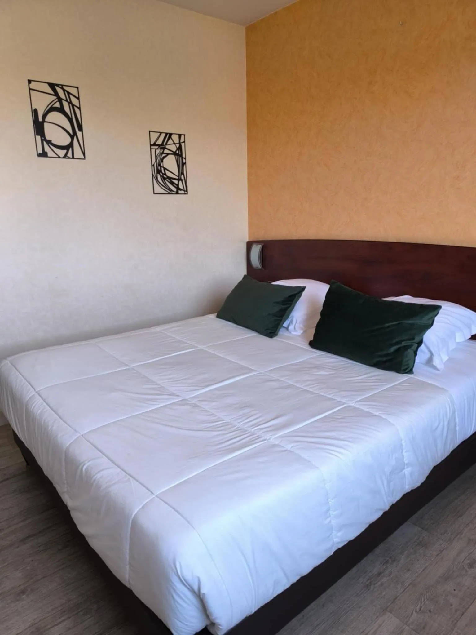 Bedroom, Bed in Hôtel Saint Jacques