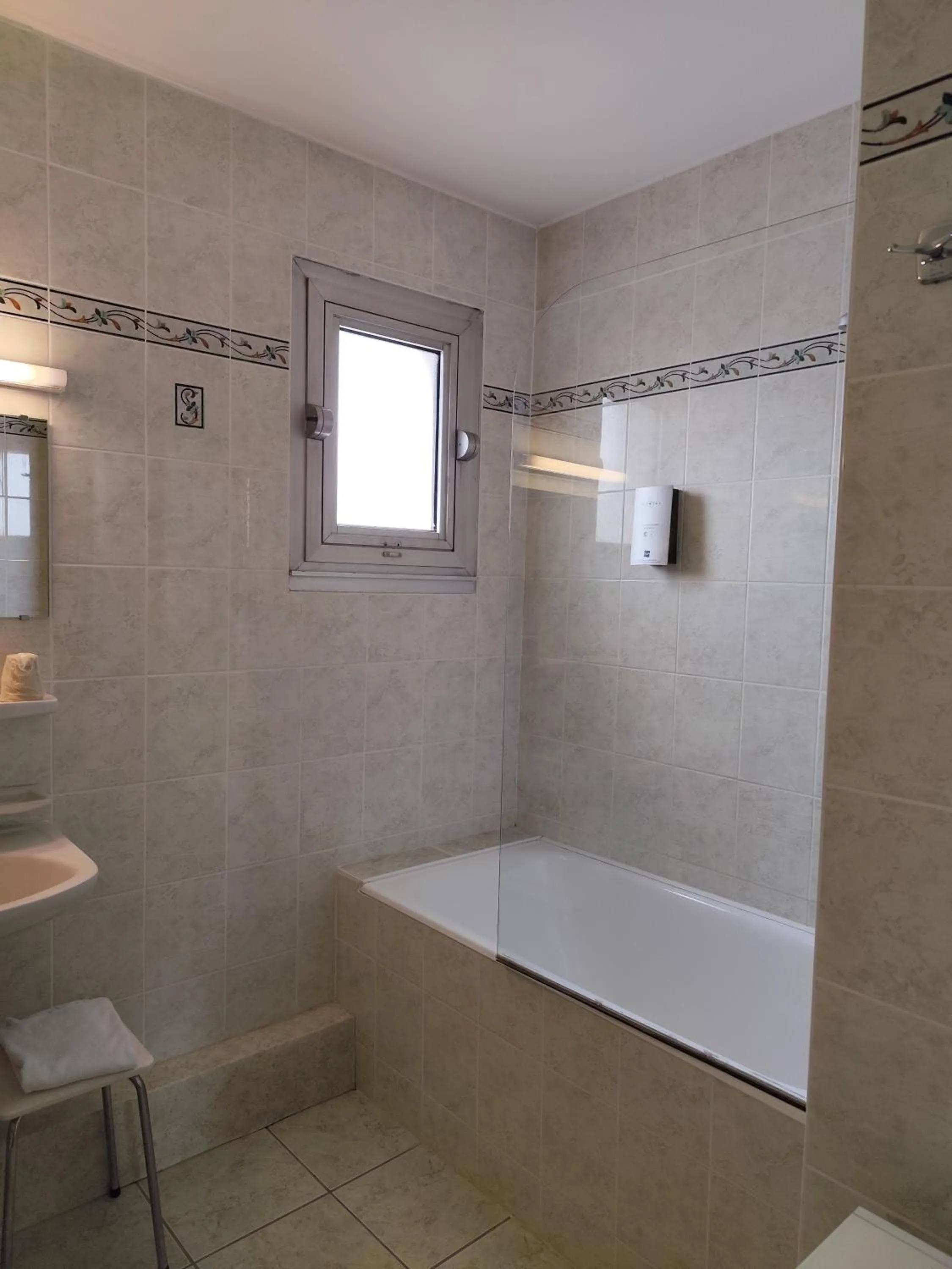 Bathroom in Hôtel Saint Jacques