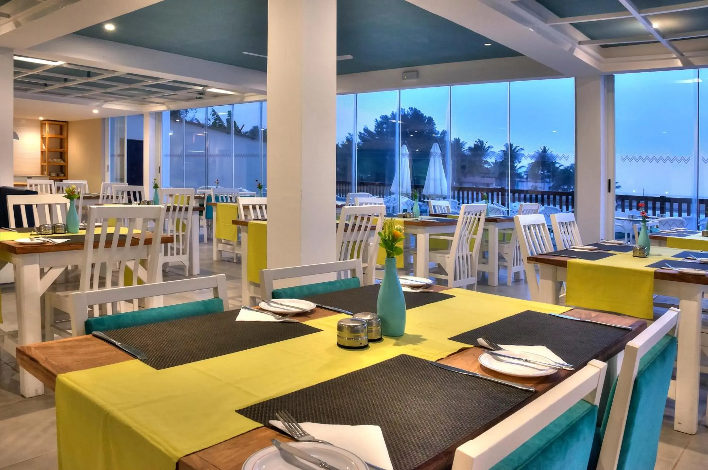 Restaurant/places to eat in Sunset Beach Hotel Restaurant/places to eat in Sunset Beach Hotel