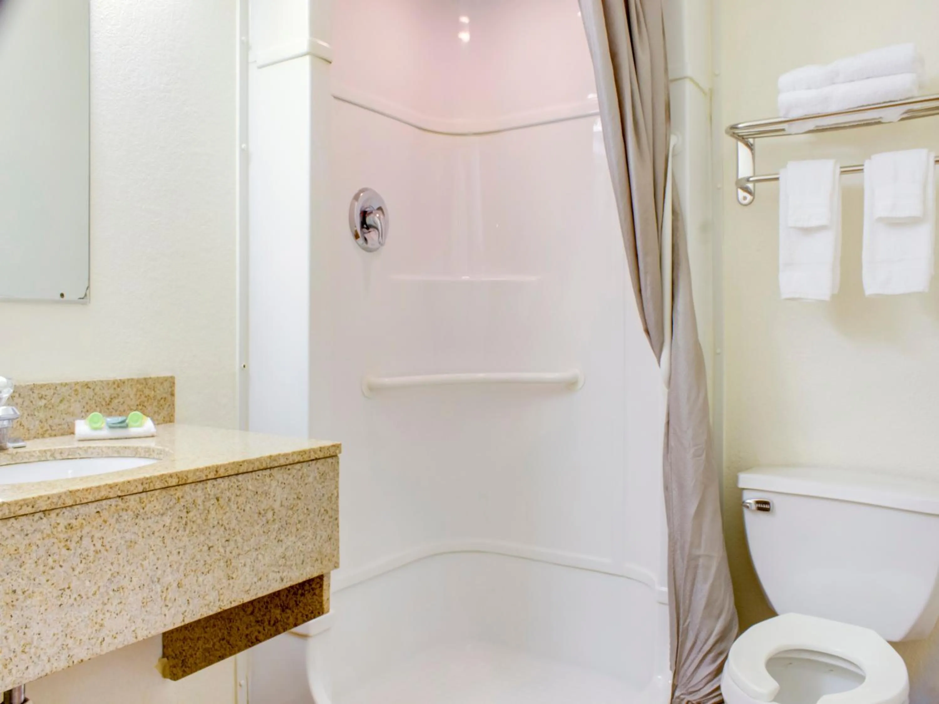 Bathroom in Travelodge by Wyndham Miles City