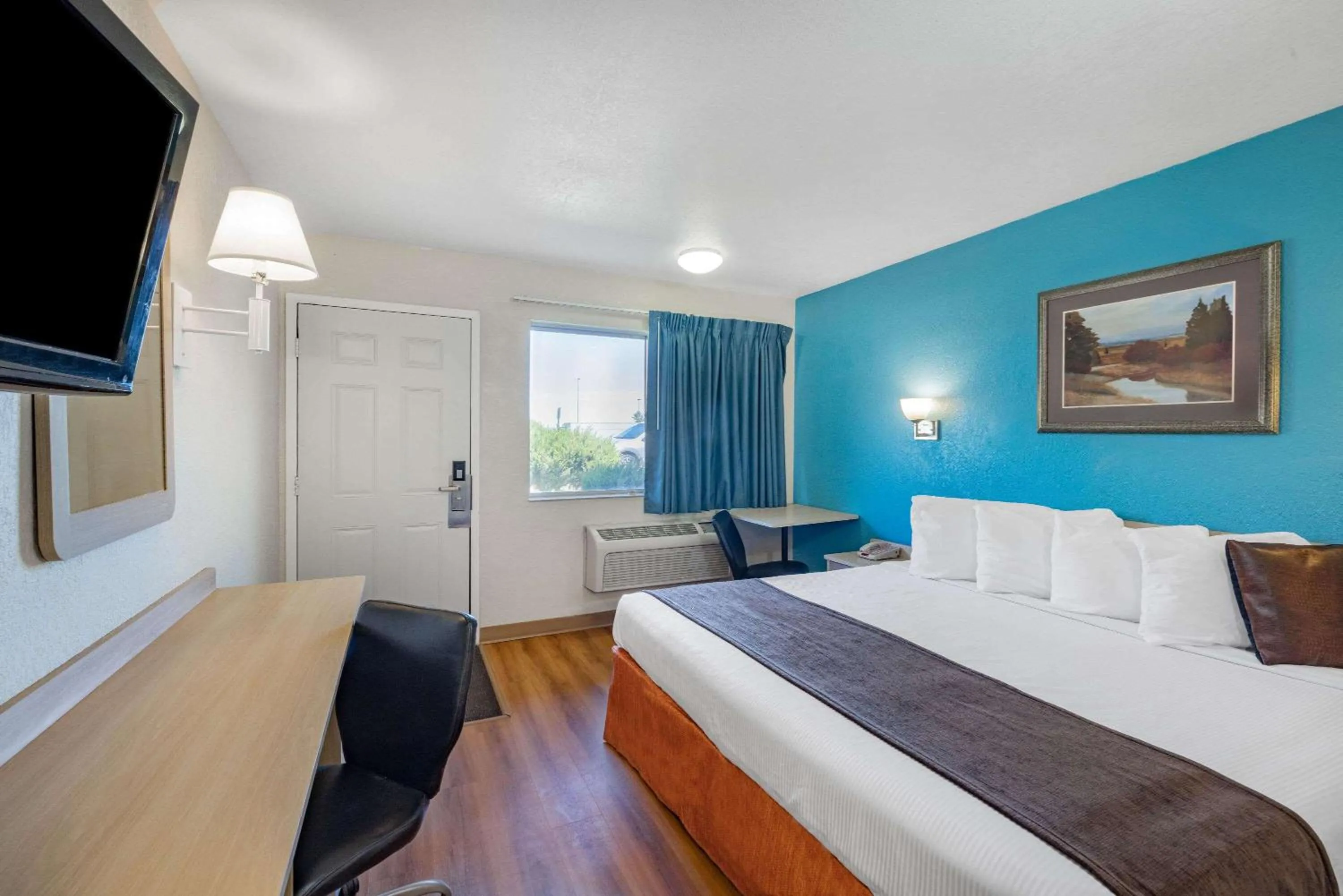 Photo of the whole room, Bed in Travelodge by Wyndham Miles City