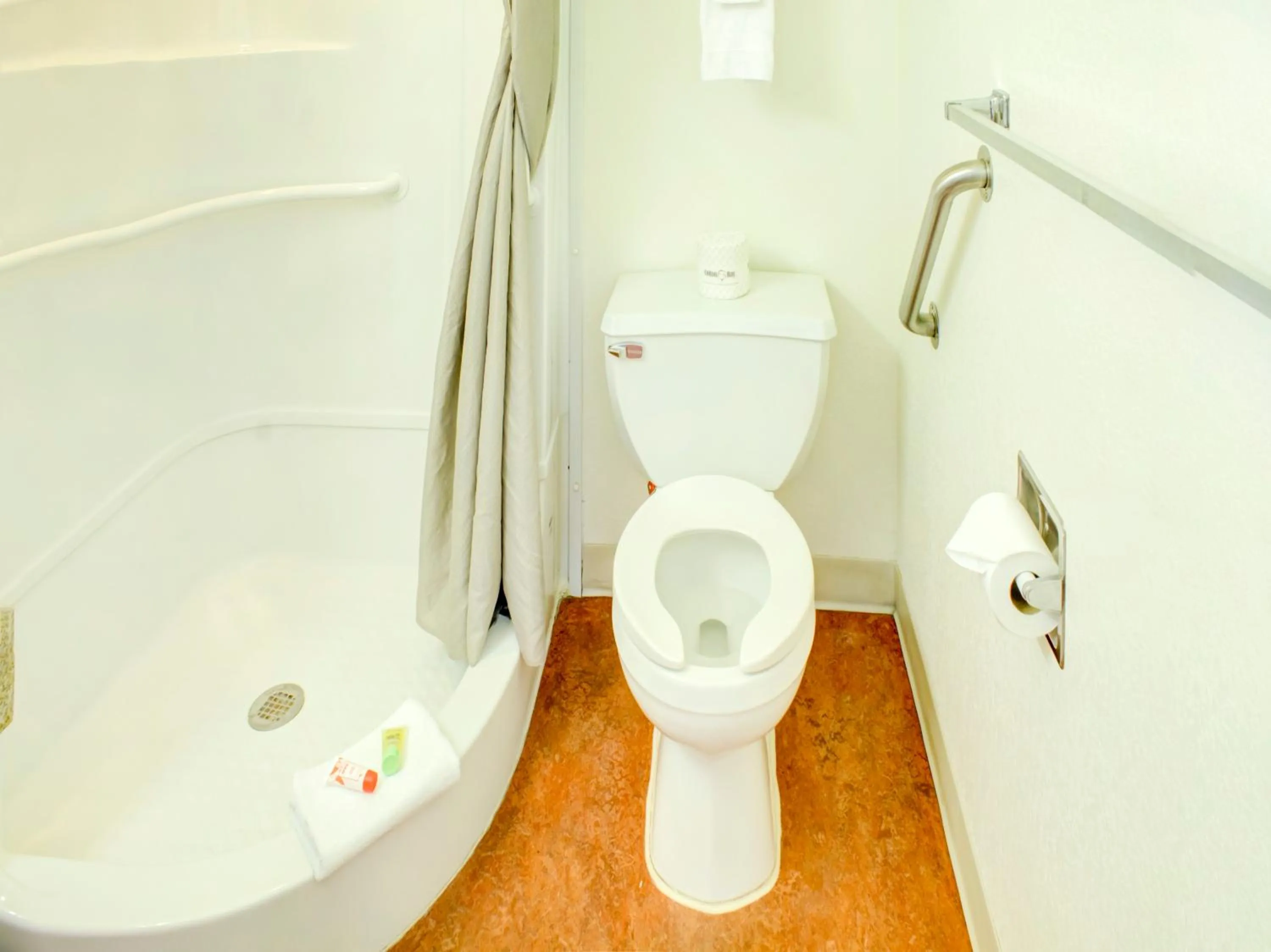 Bathroom in Travelodge by Wyndham Miles City