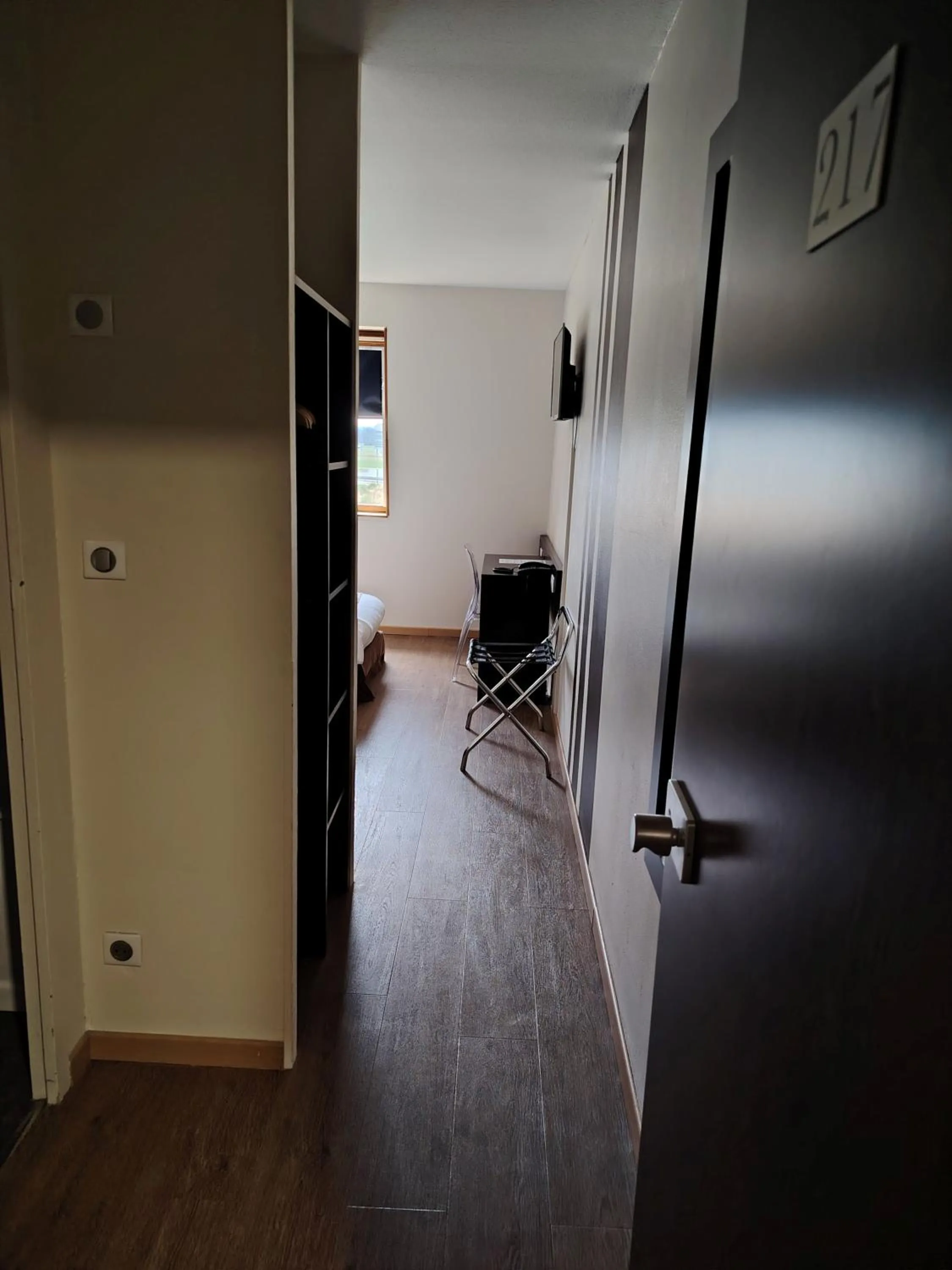 Photo of the whole room in Kyriad Laon