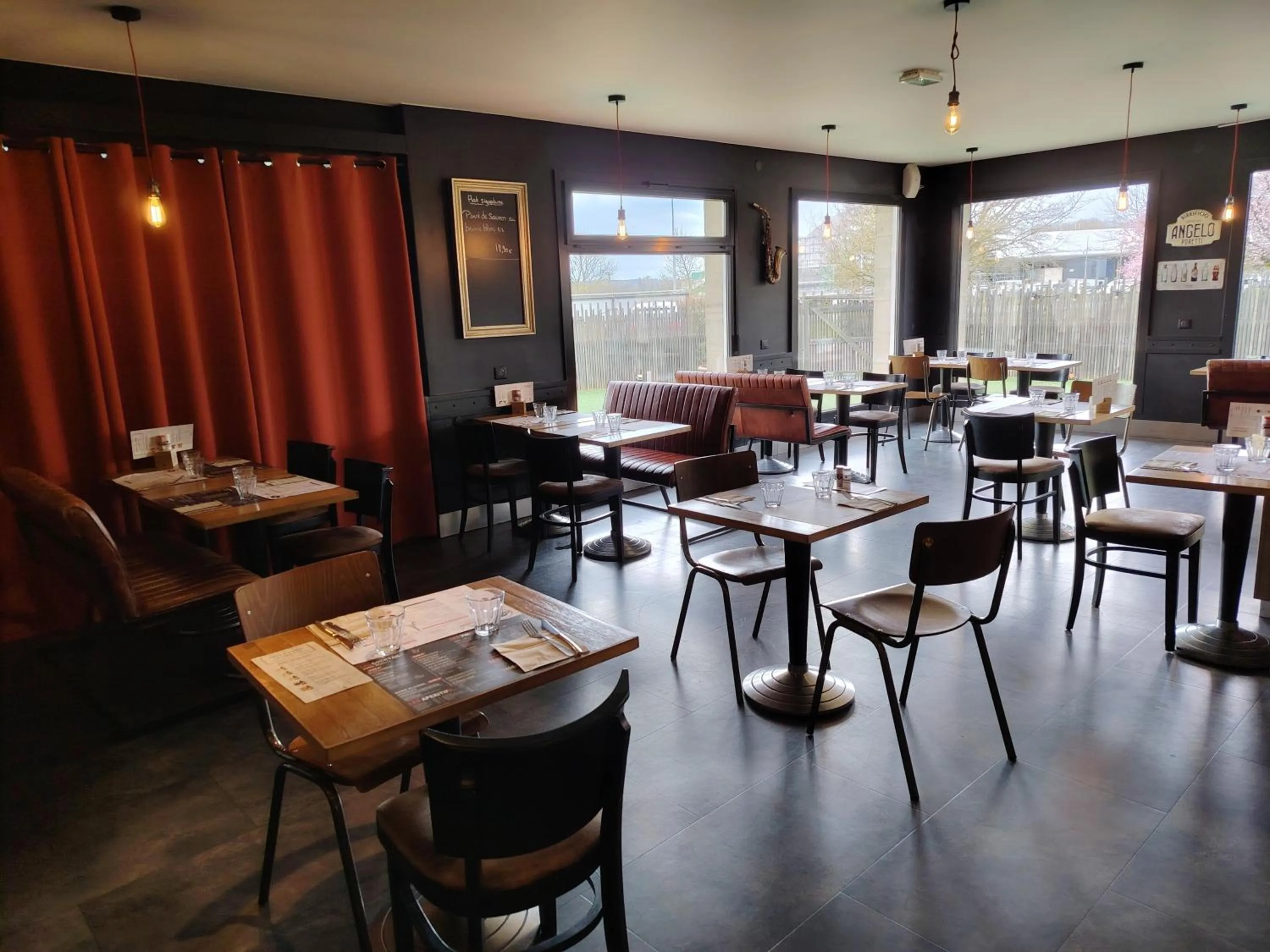 Restaurant/places to eat in Kyriad Laon