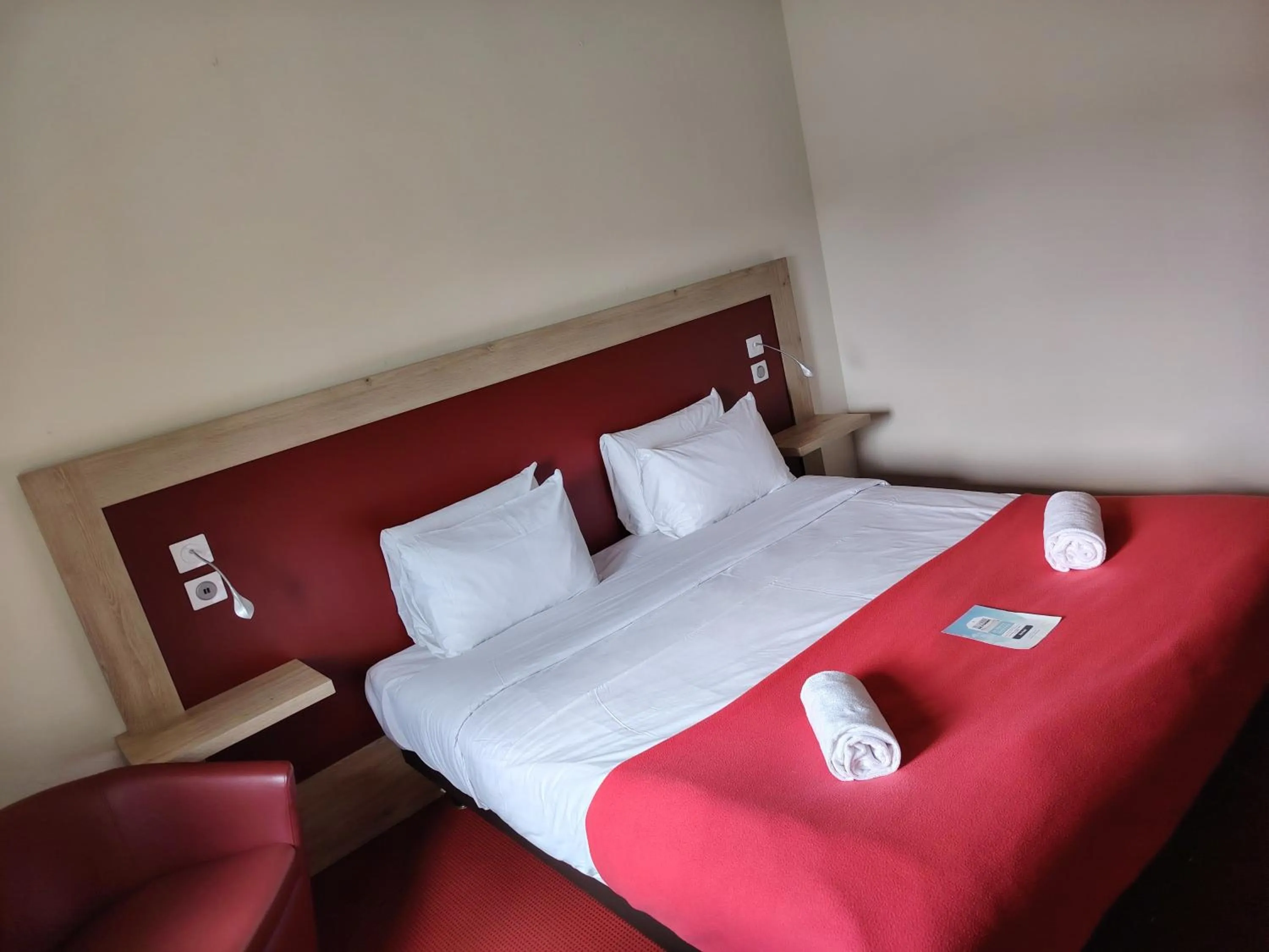Bed in Kyriad Laon