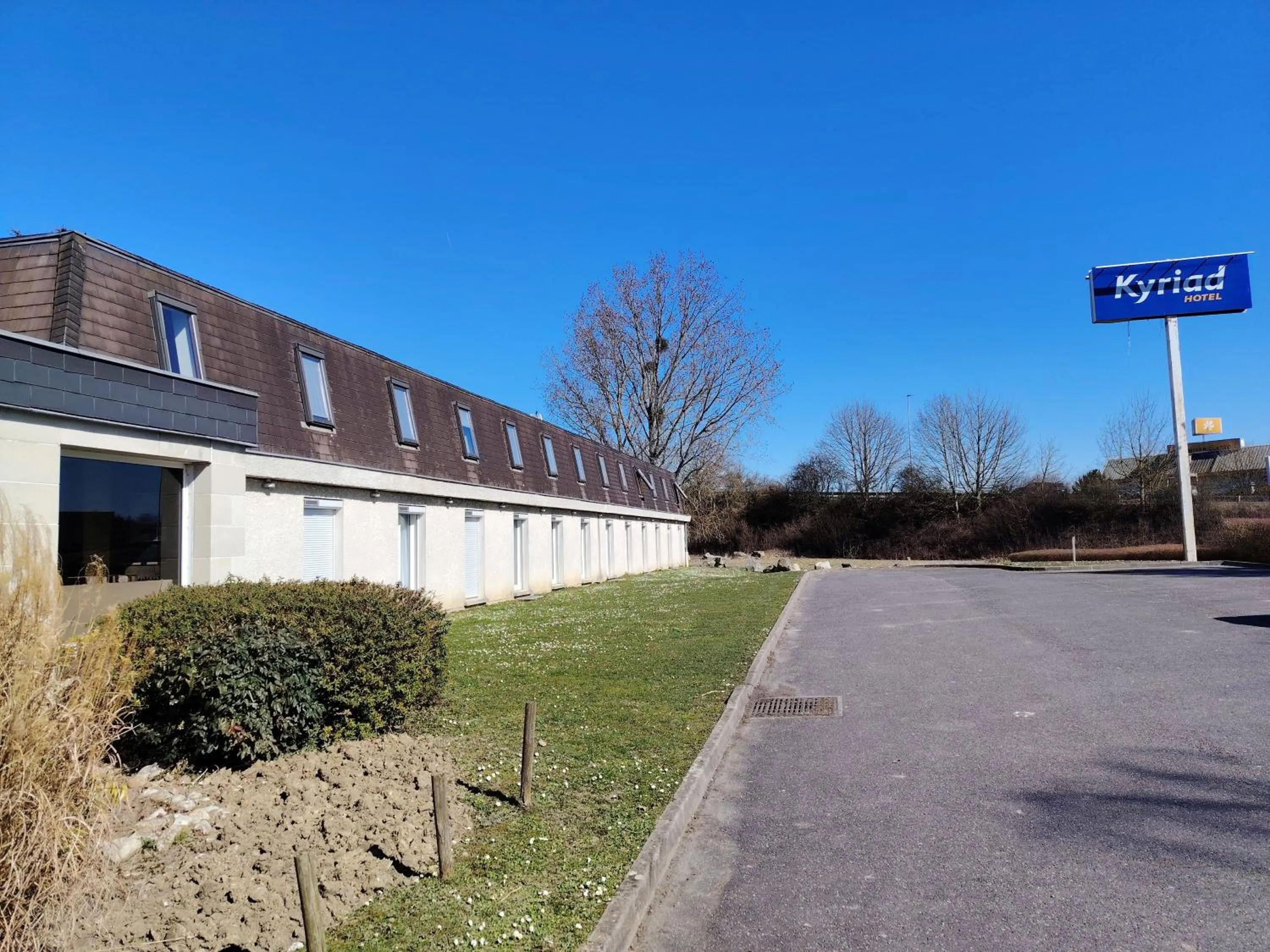 Property building in Kyriad Laon