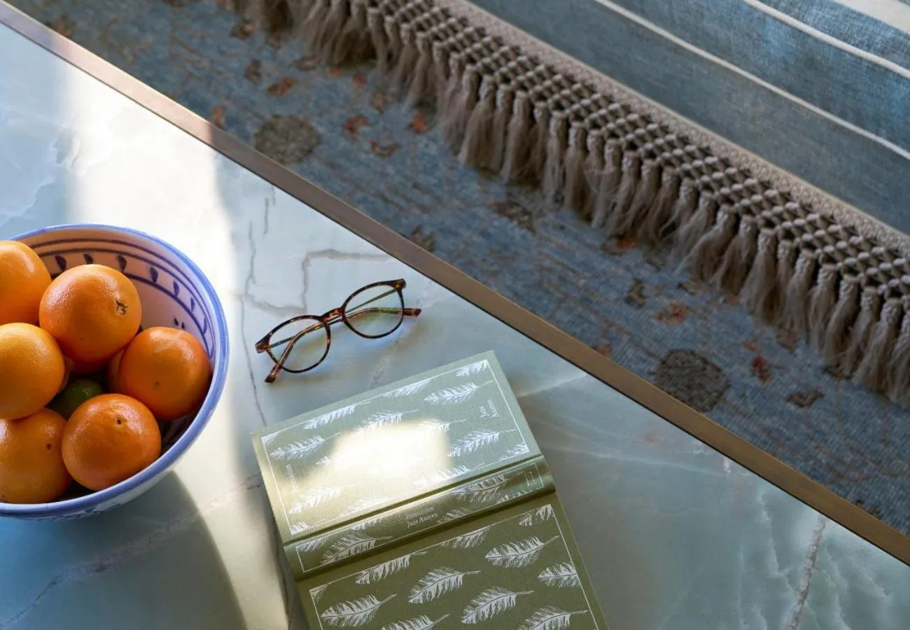 Seating area in The Sanderling