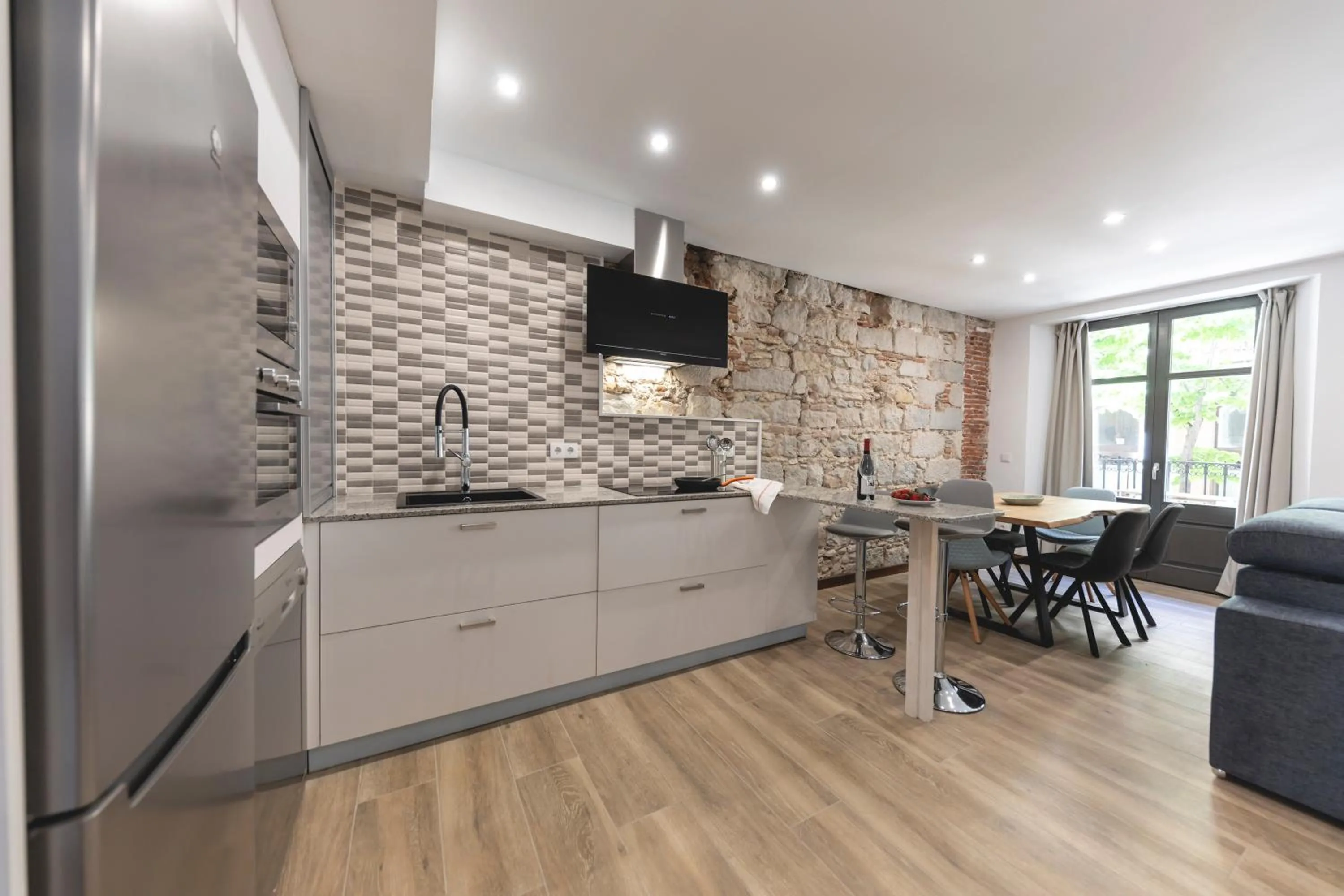 Kitchen or kitchenette in Bravissimo Rambla Eiffel Bridge 1