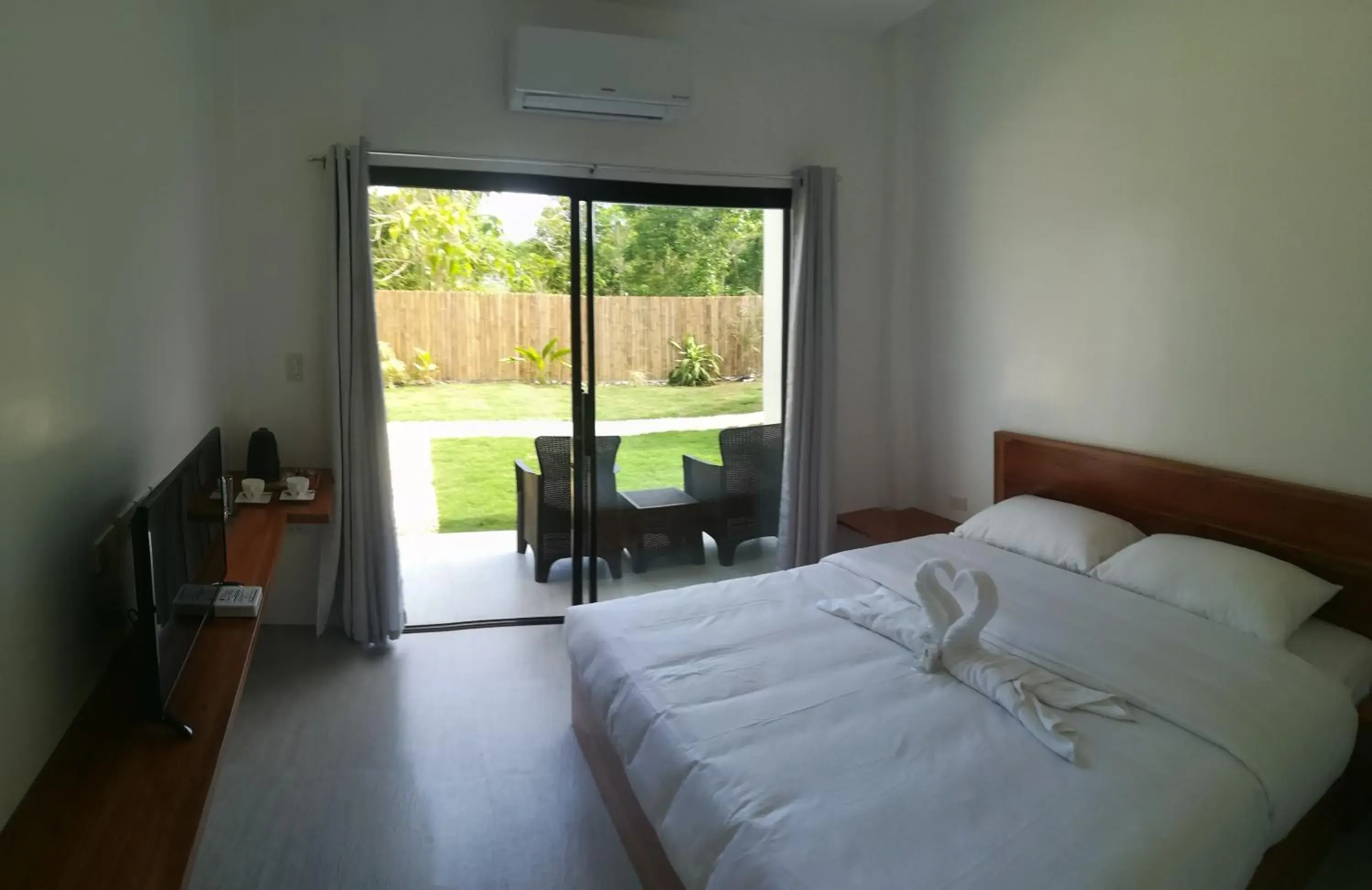 King Room with Garden View in Christelle Inn King Room with Garden View in Christelle Inn