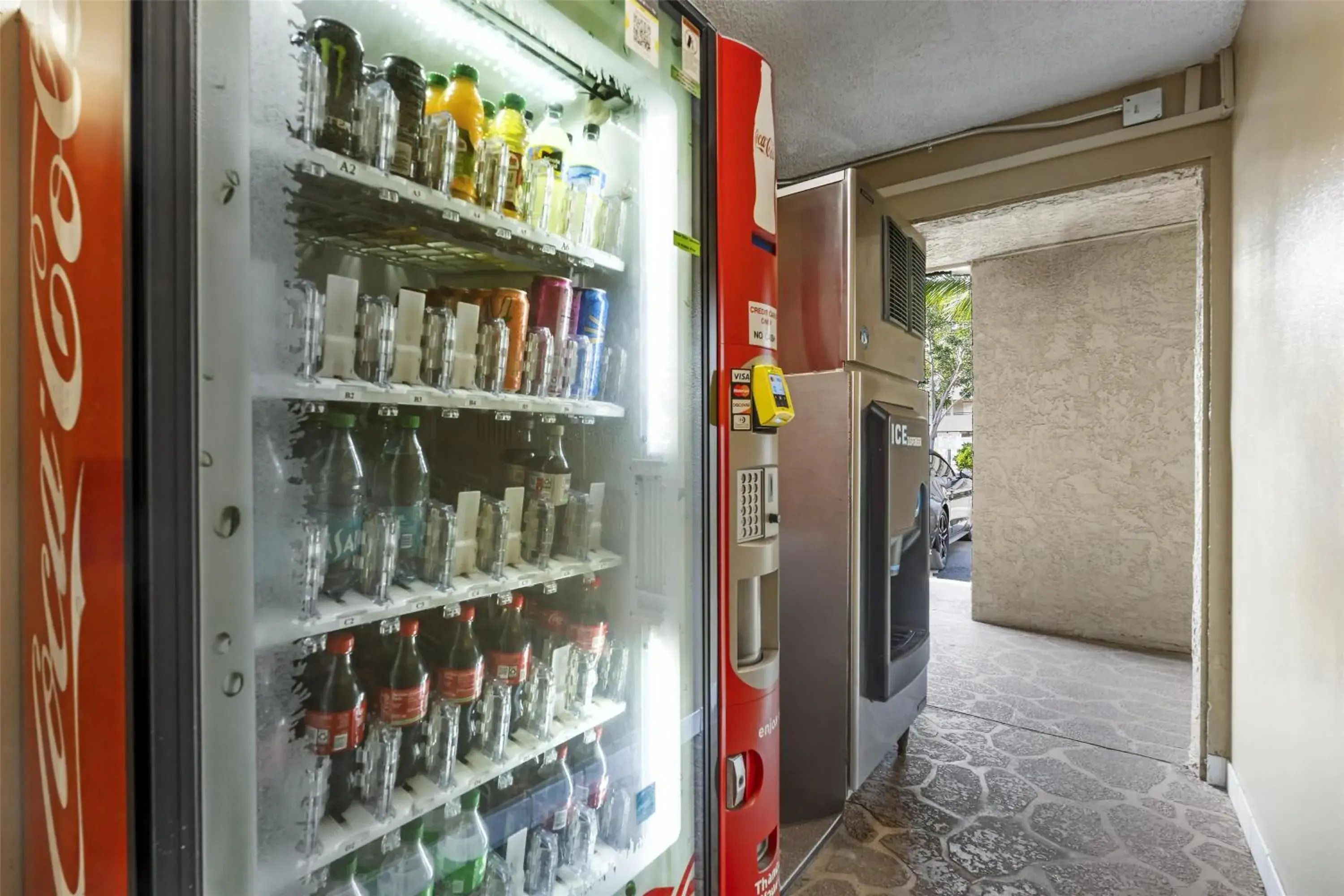 Property building in Best Western Plus Anaheim Inn Property building in Best Western Plus Anaheim Inn