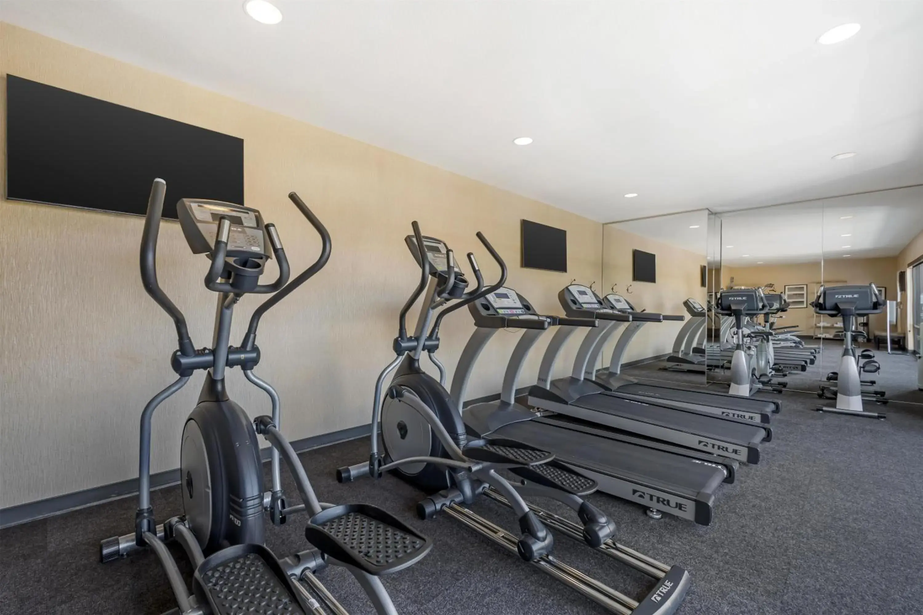 Fitness centre/facilities in Best Western Plus Anaheim Inn Fitness centre/facilities in Best Western Plus Anaheim Inn