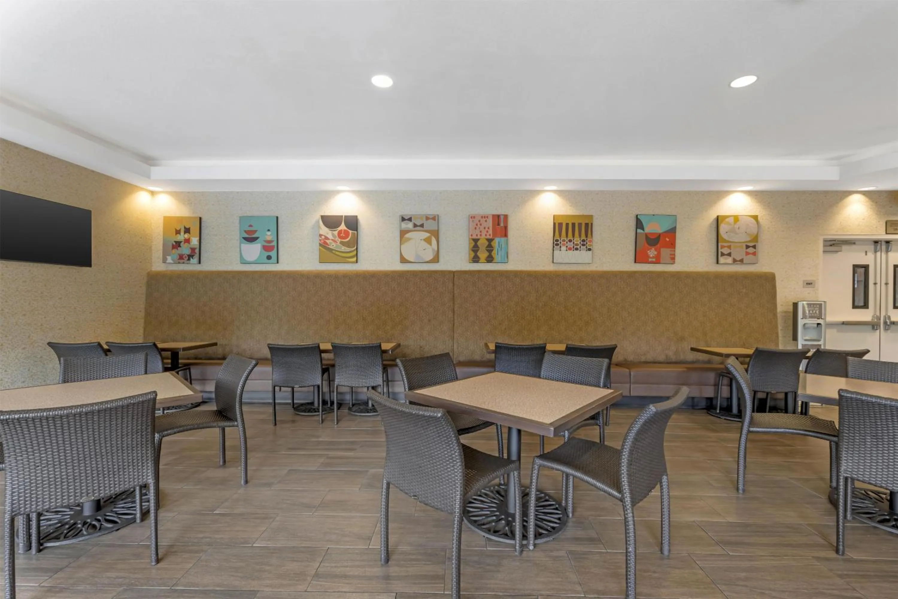 Bedroom in Best Western Plus Anaheim Inn