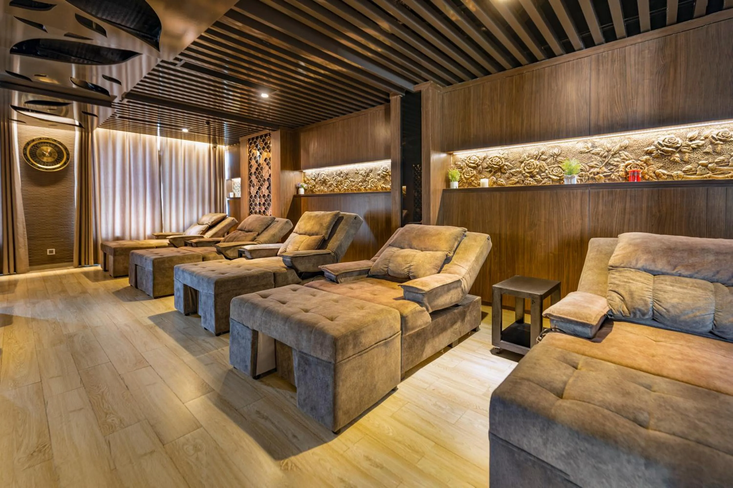 Living room in Cat Ba Paradise Hotel - Sky Bar & Massage
