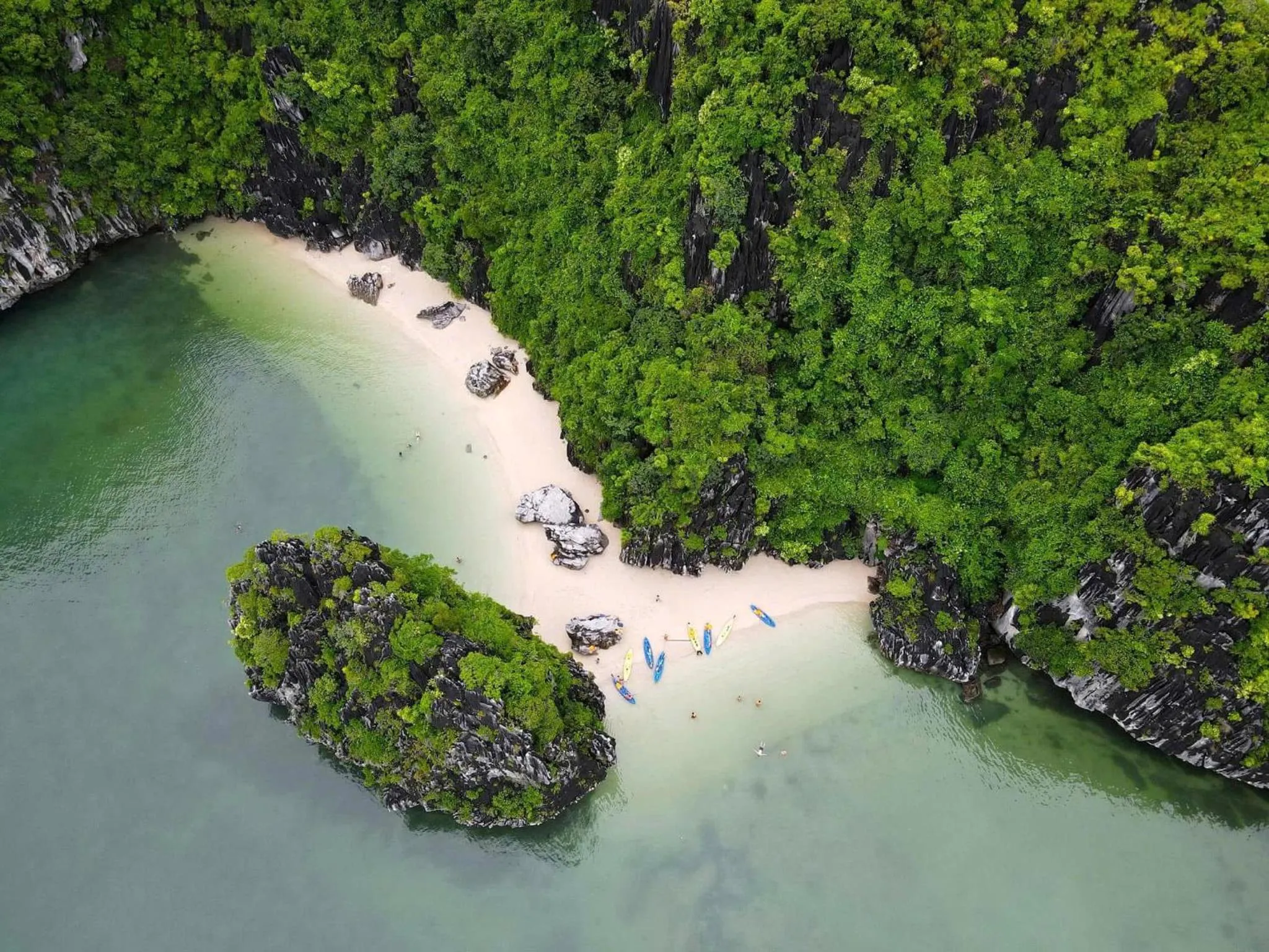 Beach in Cat Ba Paradise Hotel - Sky Bar & Massage