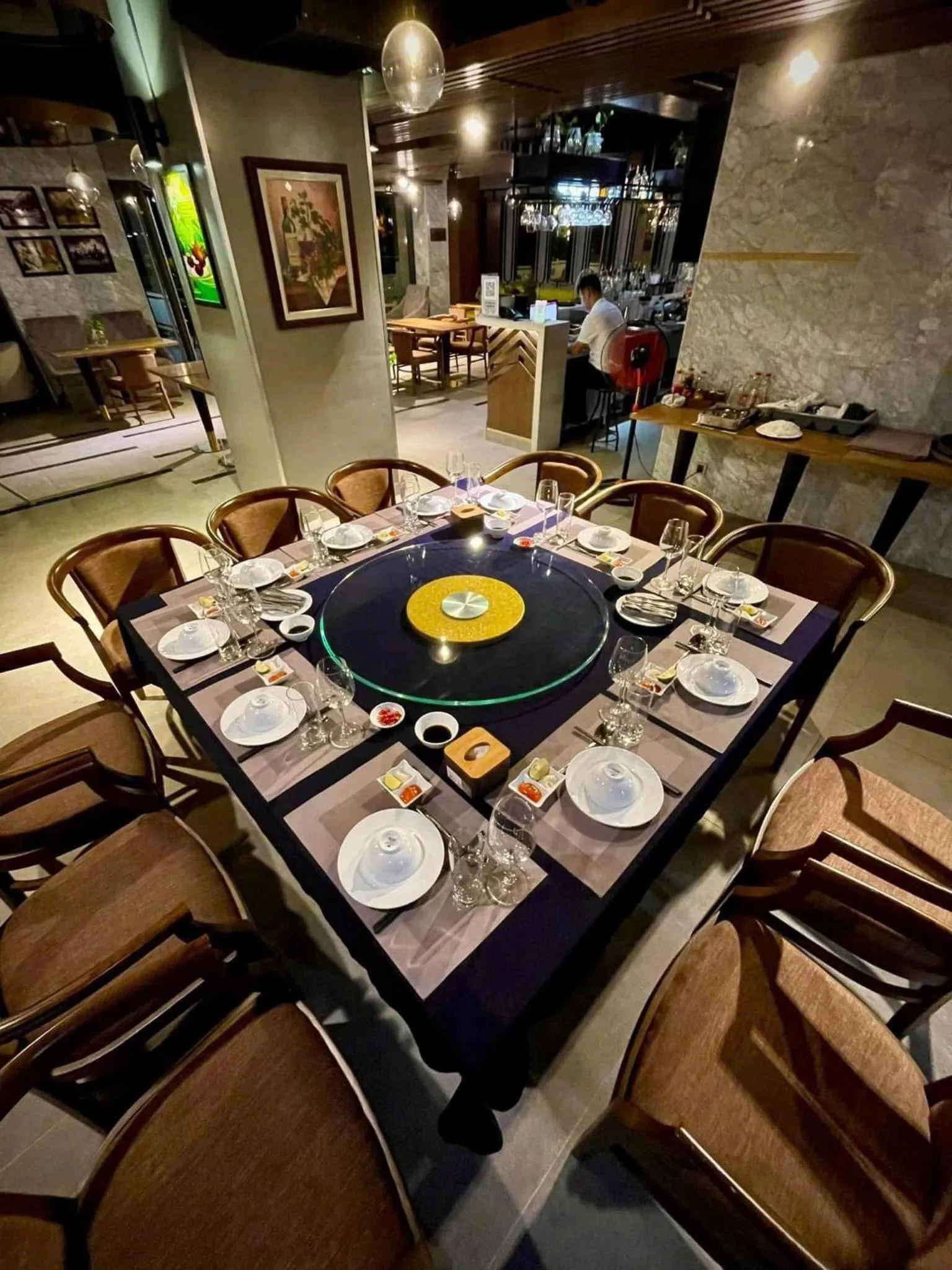 Restaurant/places to eat in Cat Ba Paradise Hotel - Sky Bar & Massage