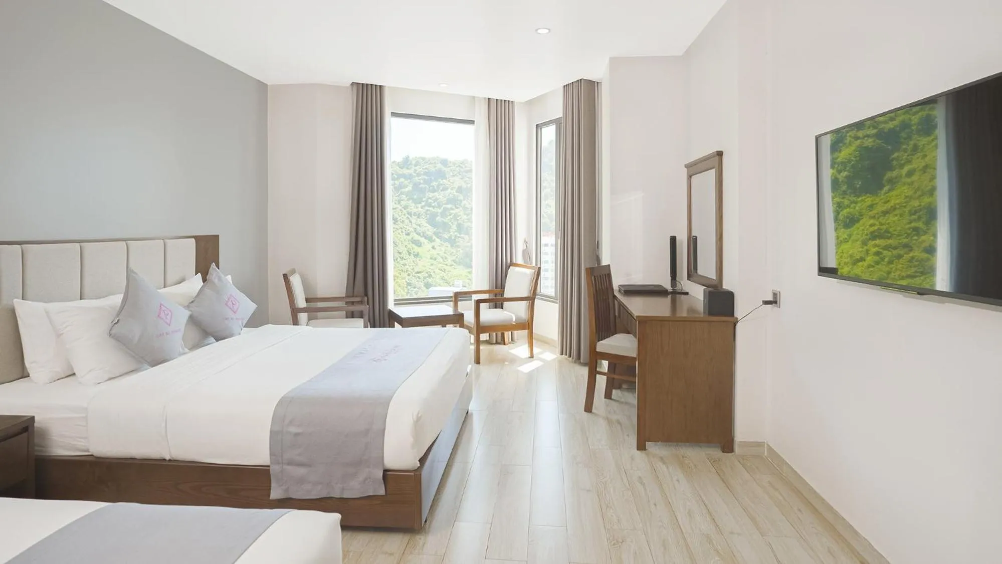 Bed in Cat Ba Paradise Hotel - Sky Bar & Massage