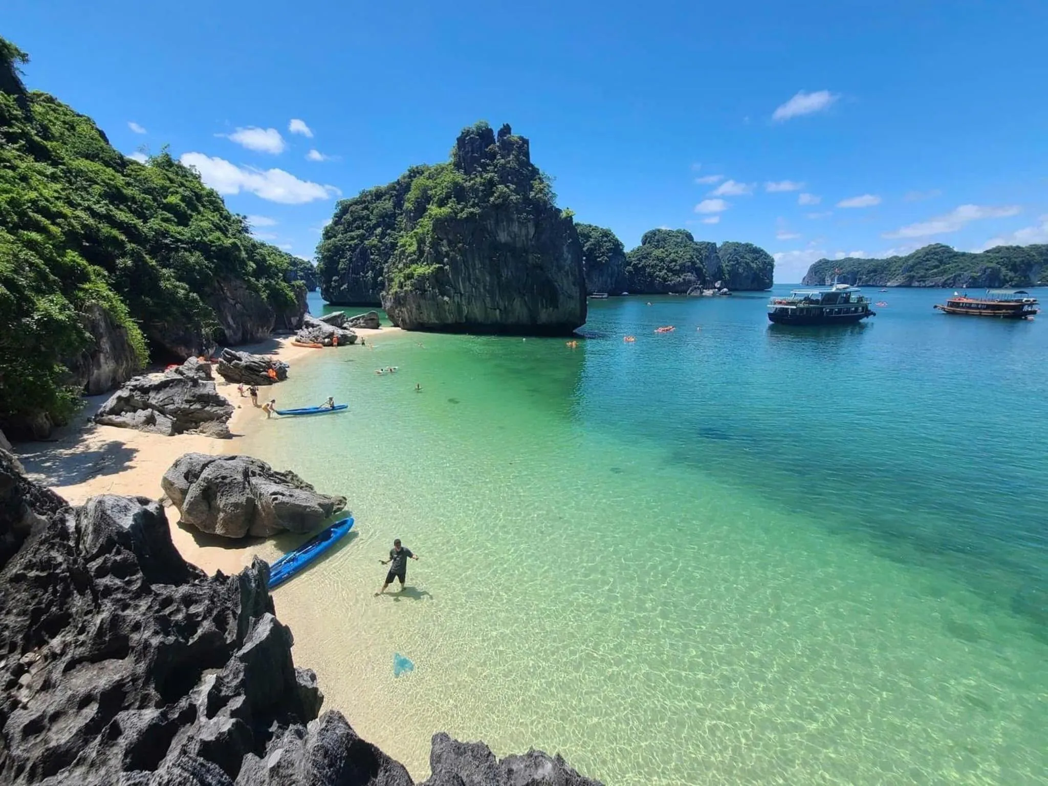 Beach in Cat Ba Paradise Hotel - Sky Bar & Massage