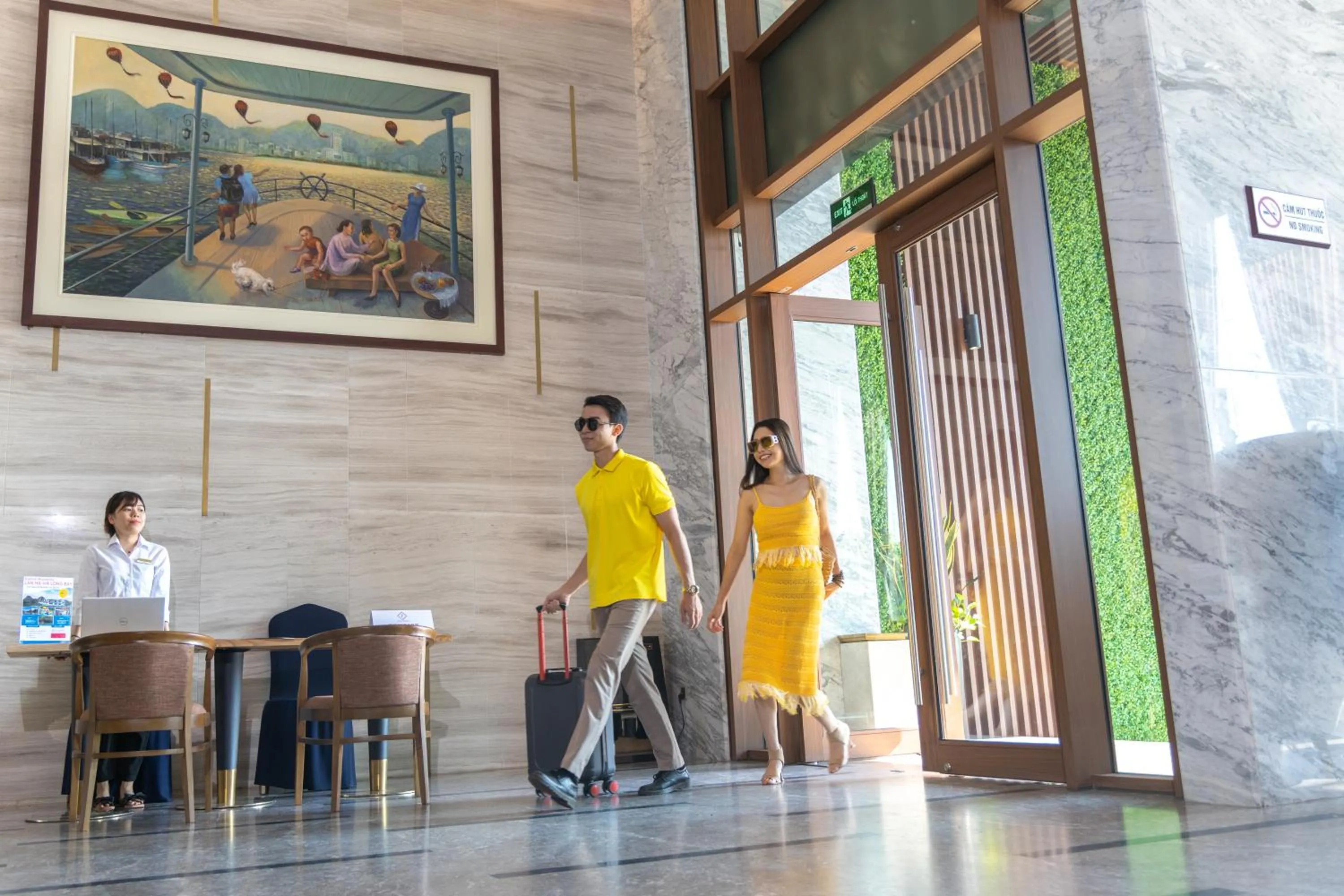 People in Cat Ba Paradise Hotel - Sky Bar & Massage