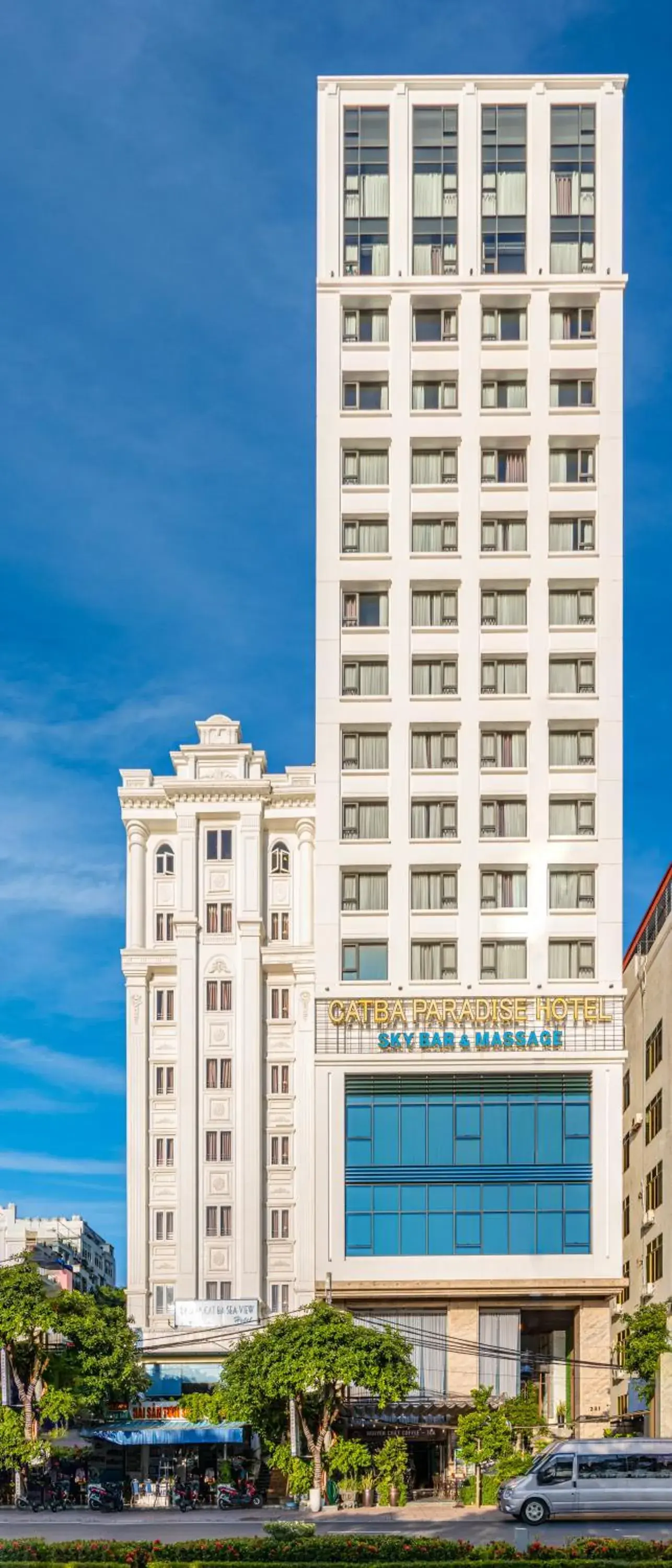 Property building in Cat Ba Paradise Hotel - Sky Bar & Massage Property building in Cat Ba Paradise Hotel - Sky Bar & Massage