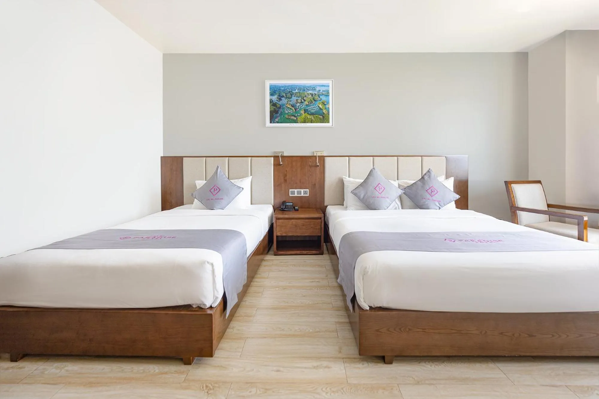 Bed in Cat Ba Paradise Hotel - Sky Bar & Massage