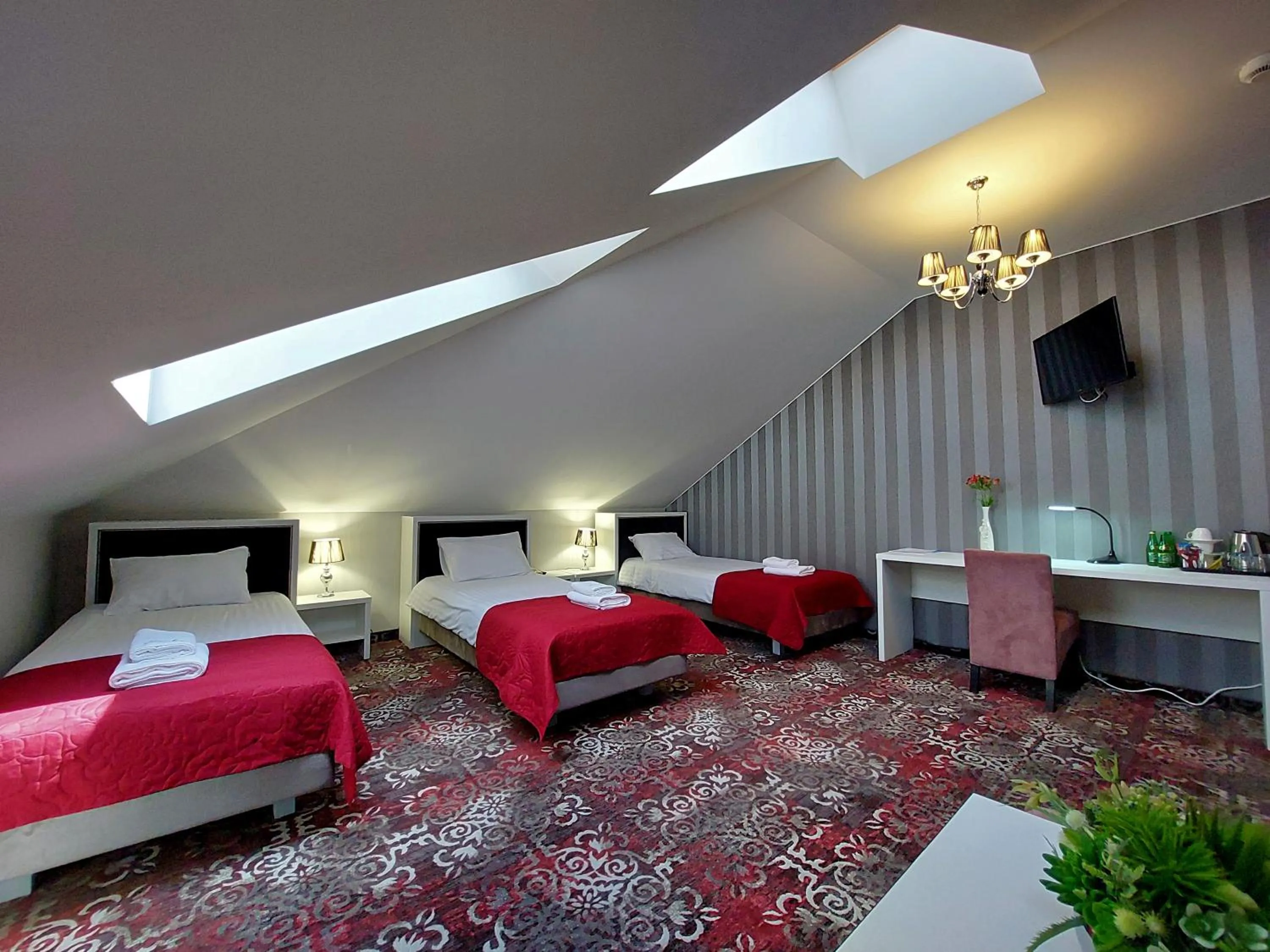 Photo of the whole room, Bed in Hotel Lord