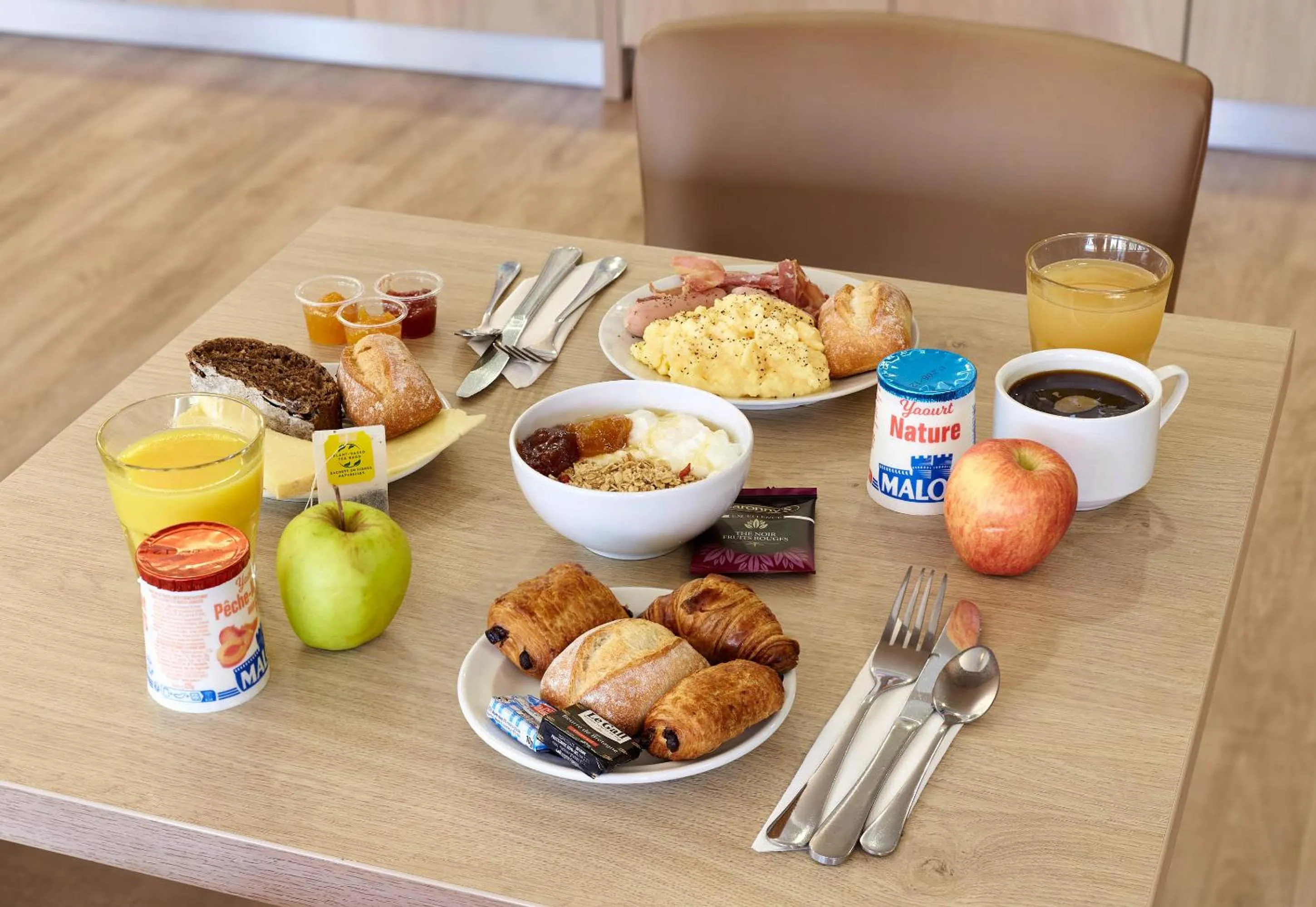 Breakfast in B&B HOTEL Marne-la-Vallée Chelles