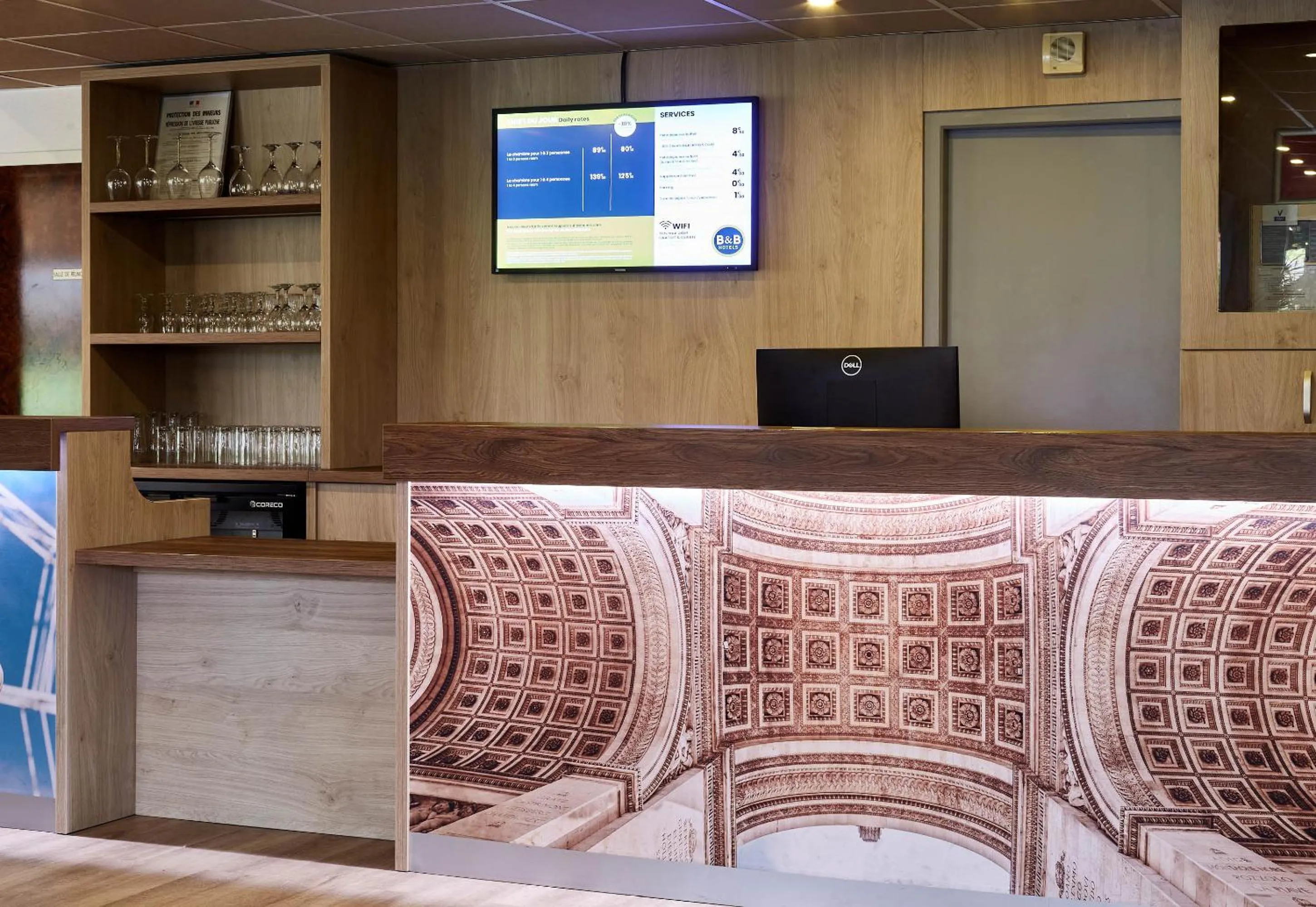 Lobby or reception in B&B HOTEL Marne-la-Vallée Chelles