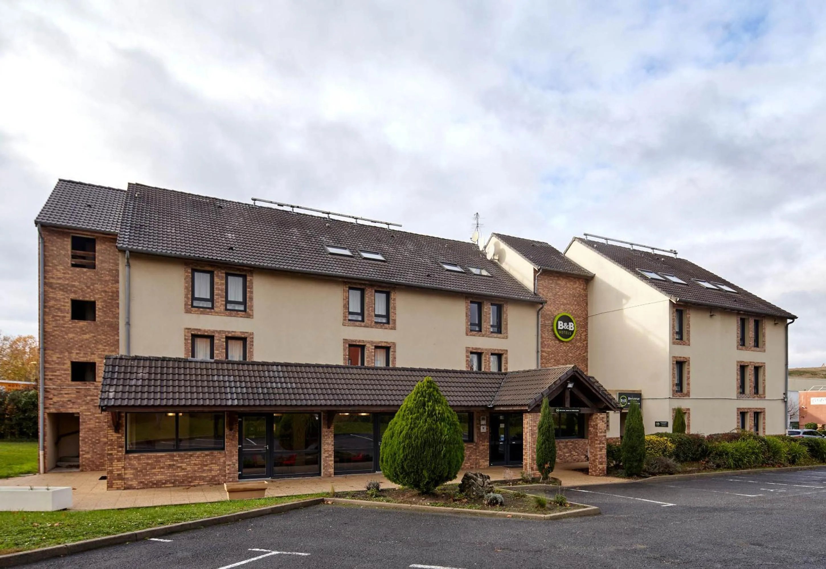 Property building in B&B HOTEL Marne-la-Vallée Chelles