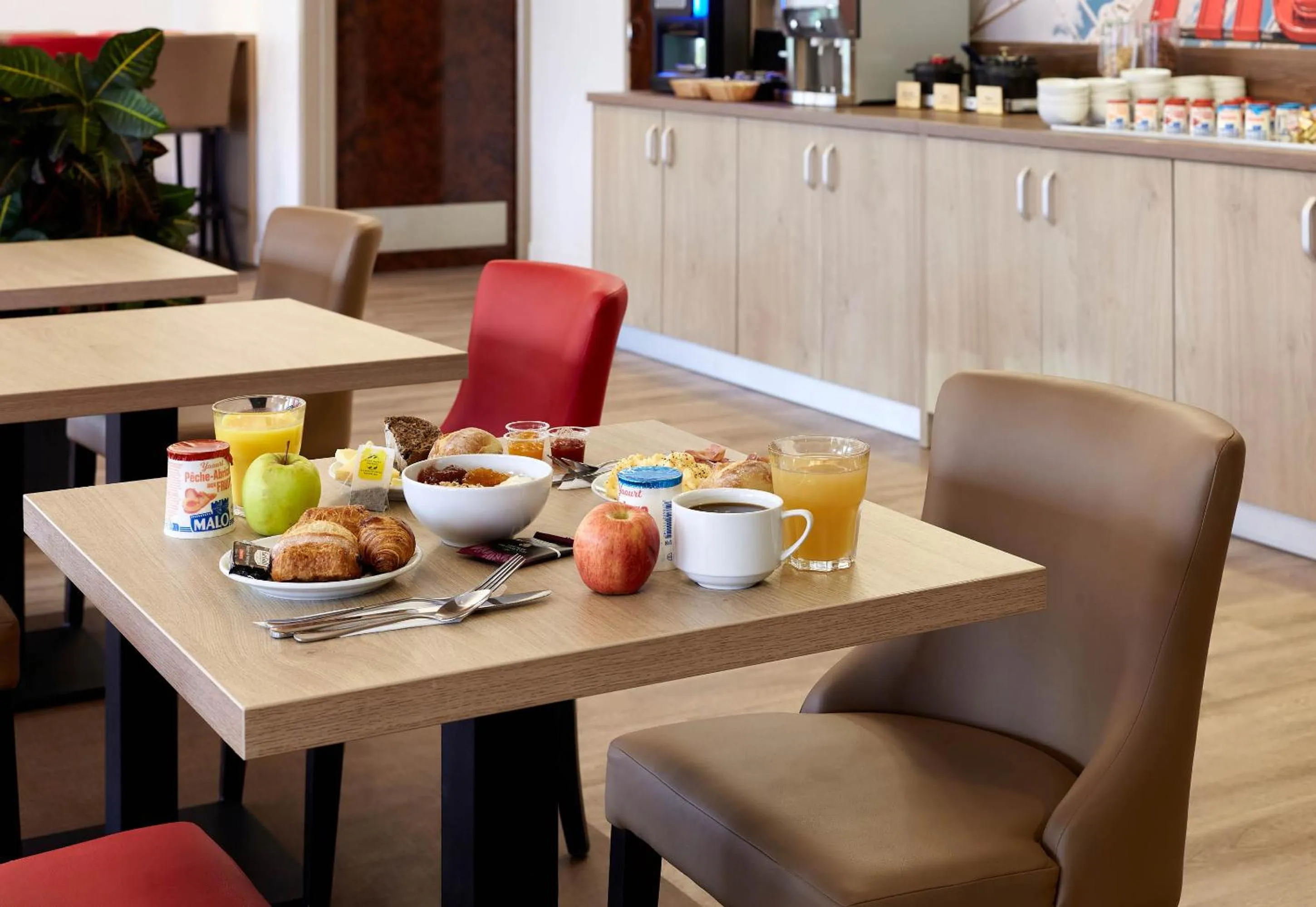 Buffet breakfast in B&B HOTEL Marne-la-Vallée Chelles