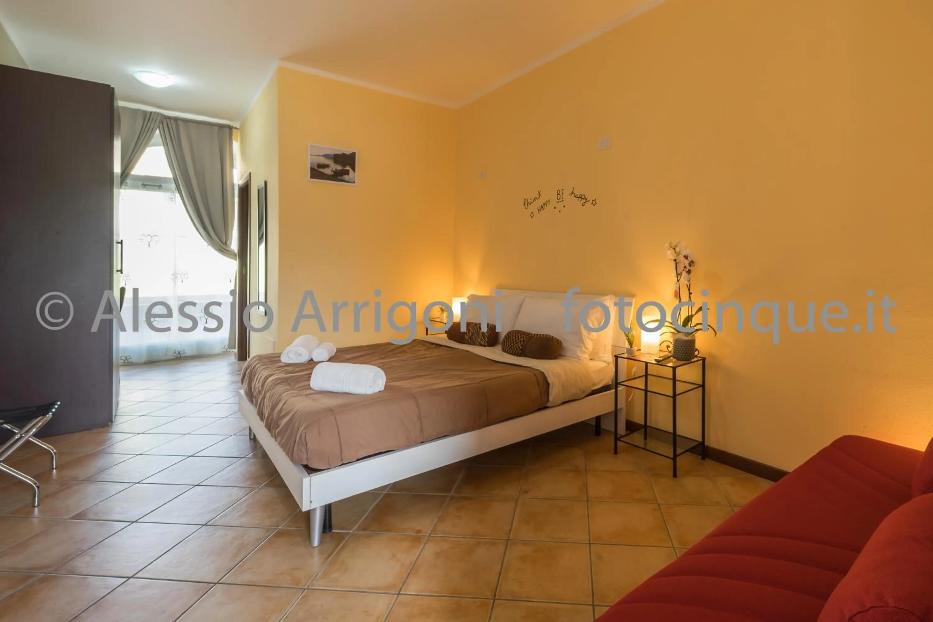 Photo of the whole room, Bed in BlueLake Inn