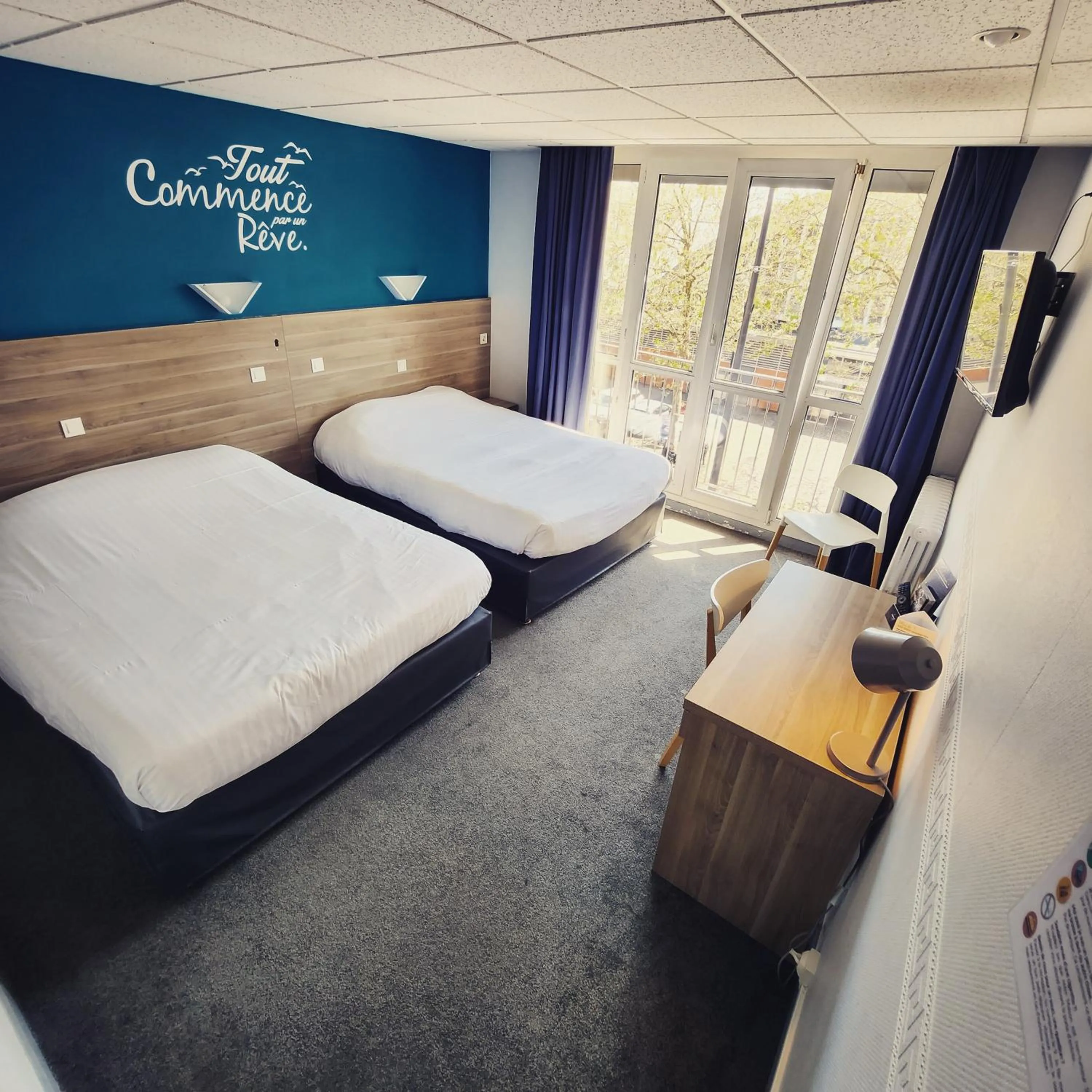 Bed in Hôtel Le Petit Vatel - Centre ville & Plage