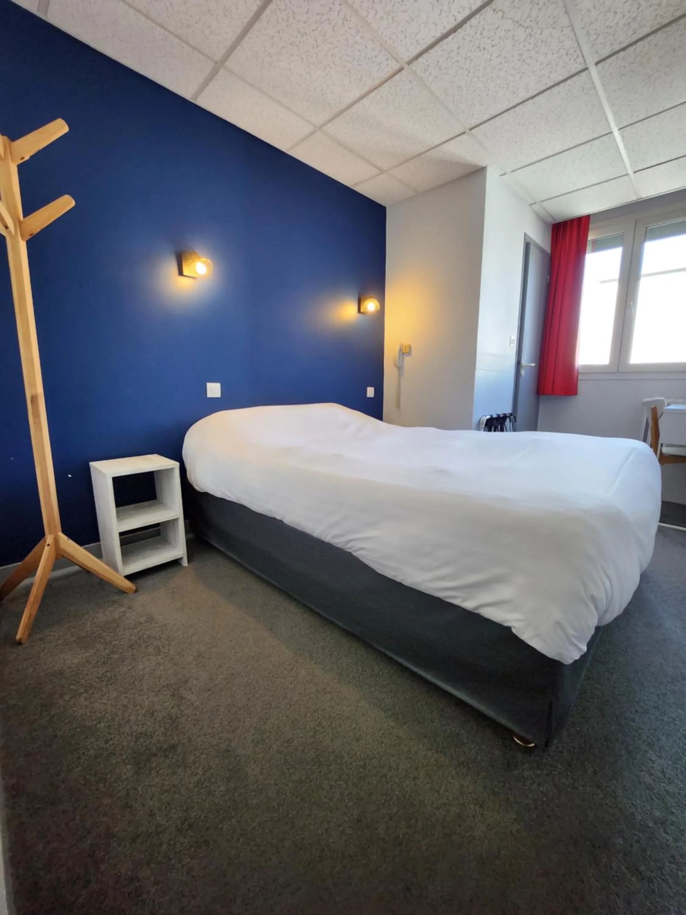 Bed in Hôtel Le Petit Vatel - Centre ville & Plage