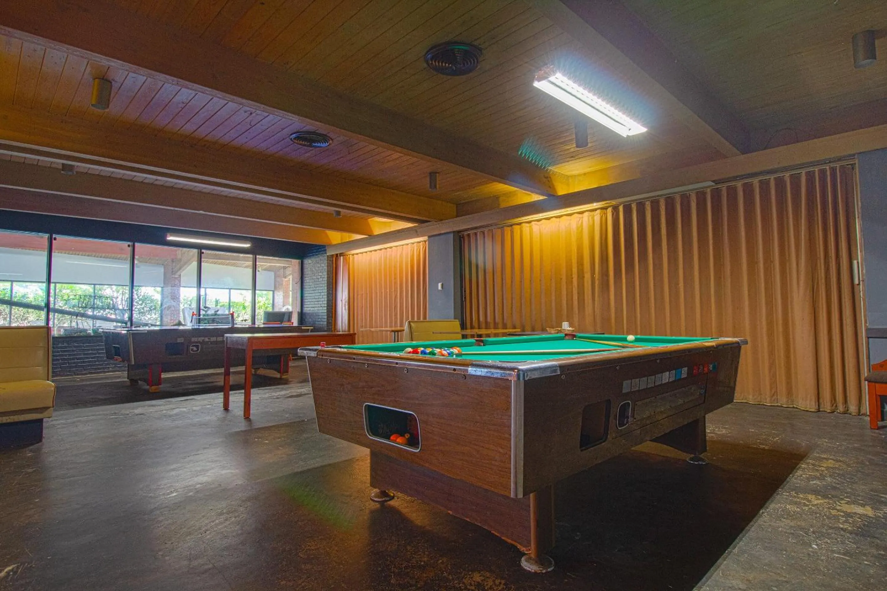 Entertainment in American Best Inn By OYO I-35 Perry near Lake McMurtry