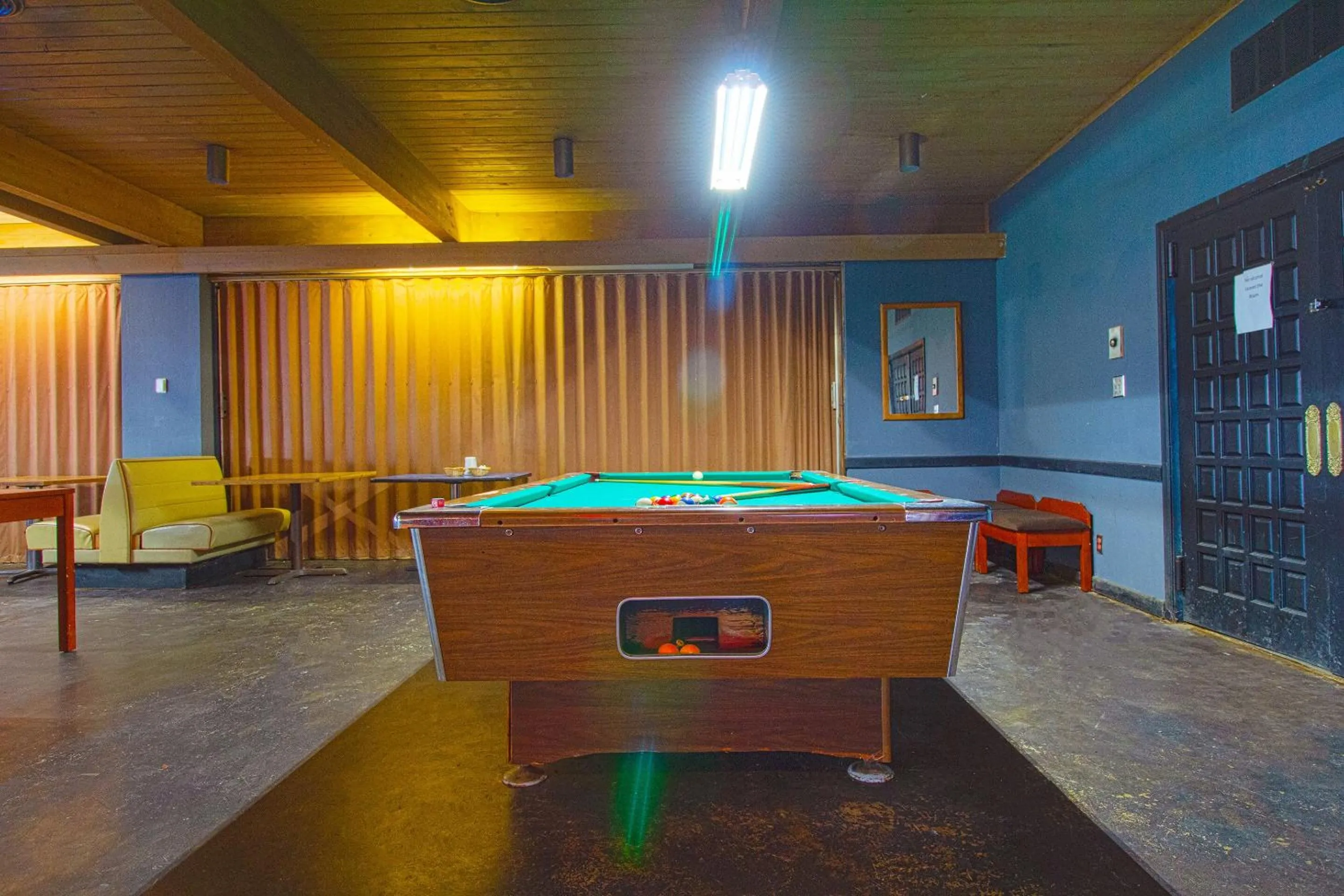 Entertainment in American Best Inn By OYO I-35 Perry near Lake McMurtry