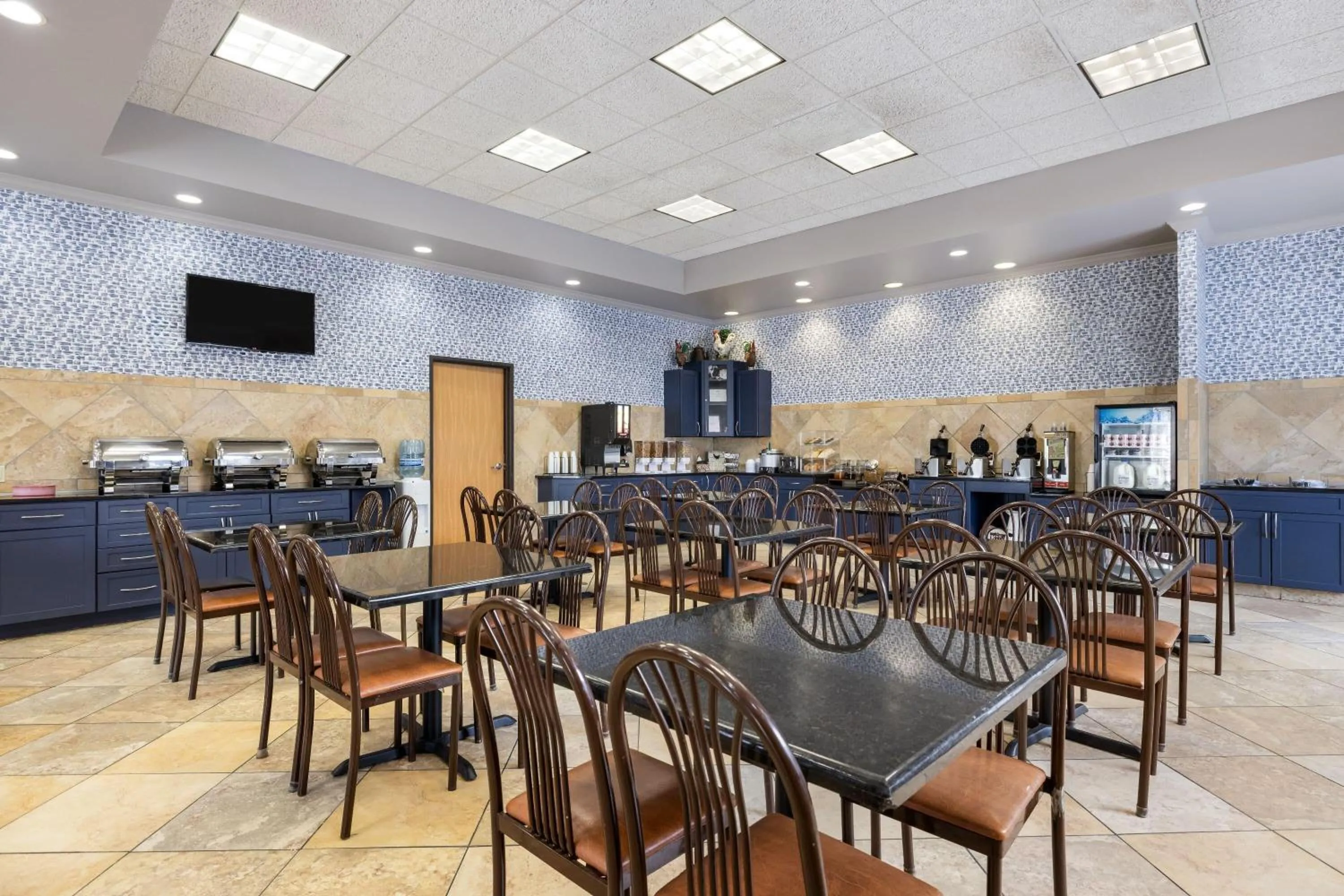 Restaurant/places to eat in AmericInn by Wyndham Aberdeen Event Center