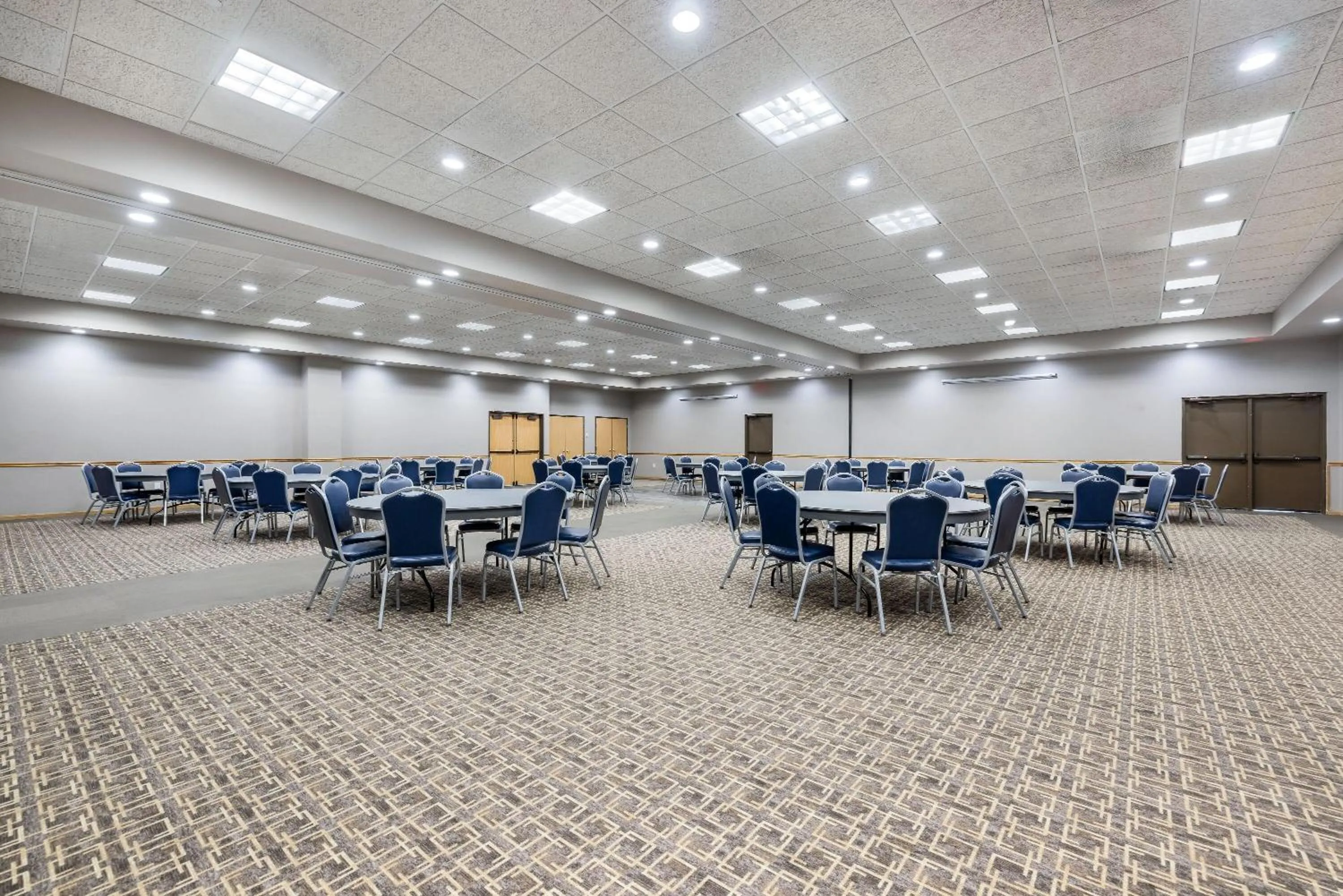 Meeting/conference room in AmericInn by Wyndham Aberdeen Event Center