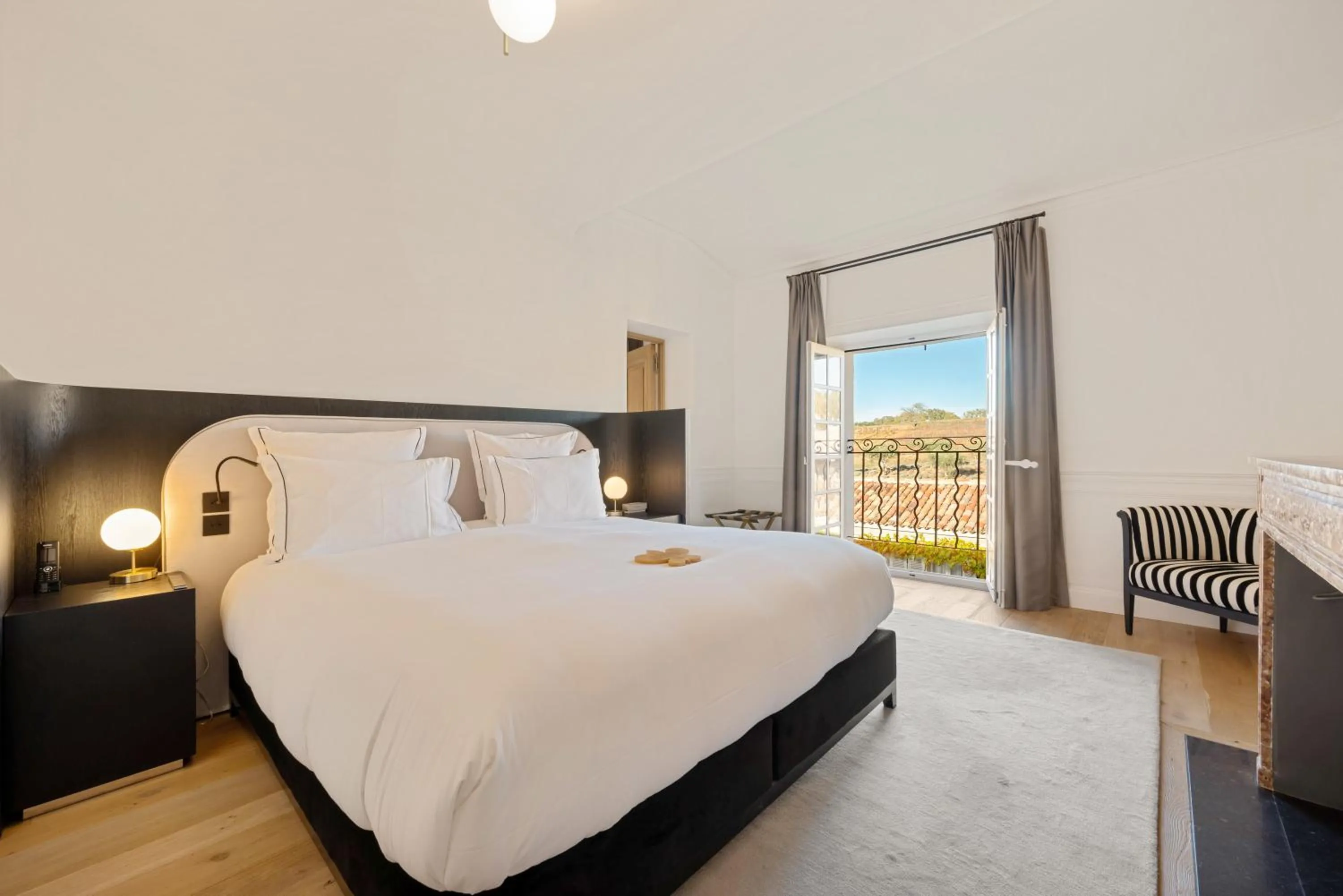 Bedroom, Bed in Château de la Gaude