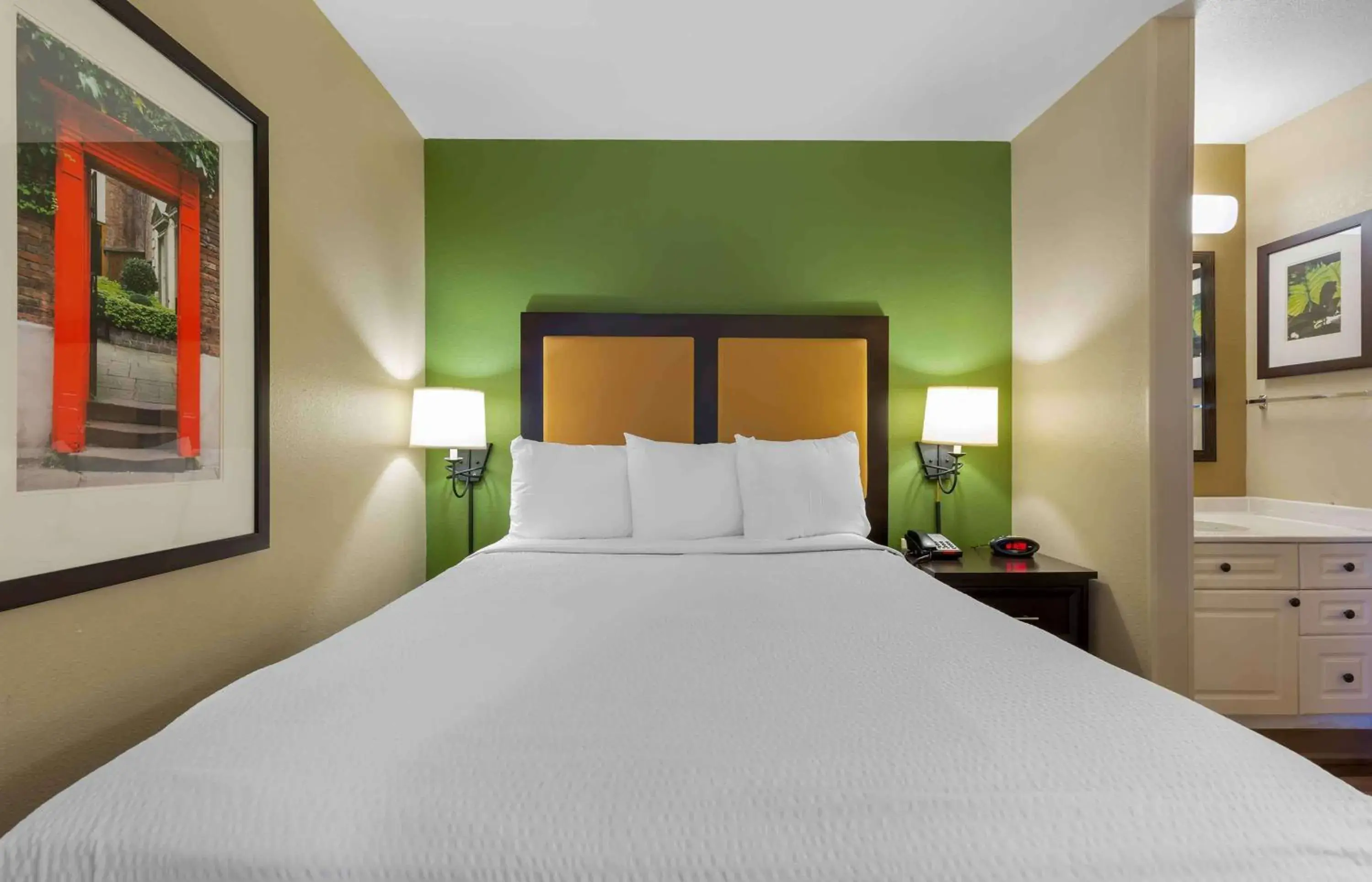 Bedroom, Bed in Extended Stay America Suites - Washington, DC - Chantilly - Airport Bedroom, Bed in Extended Stay America Suites - Washington, DC - Chantilly - Airport