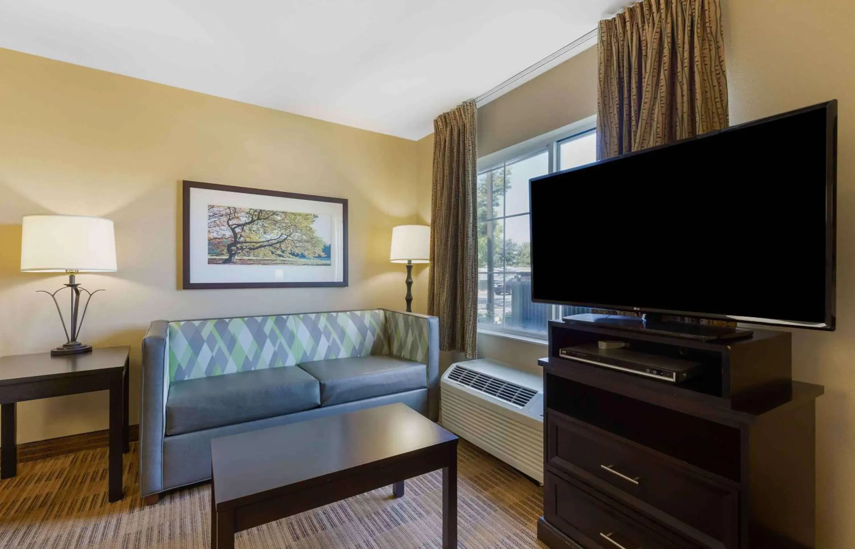 Bedroom in Extended Stay America Suites - Washington, DC - Chantilly - Airport Bedroom in Extended Stay America Suites - Washington, DC - Chantilly - Airport