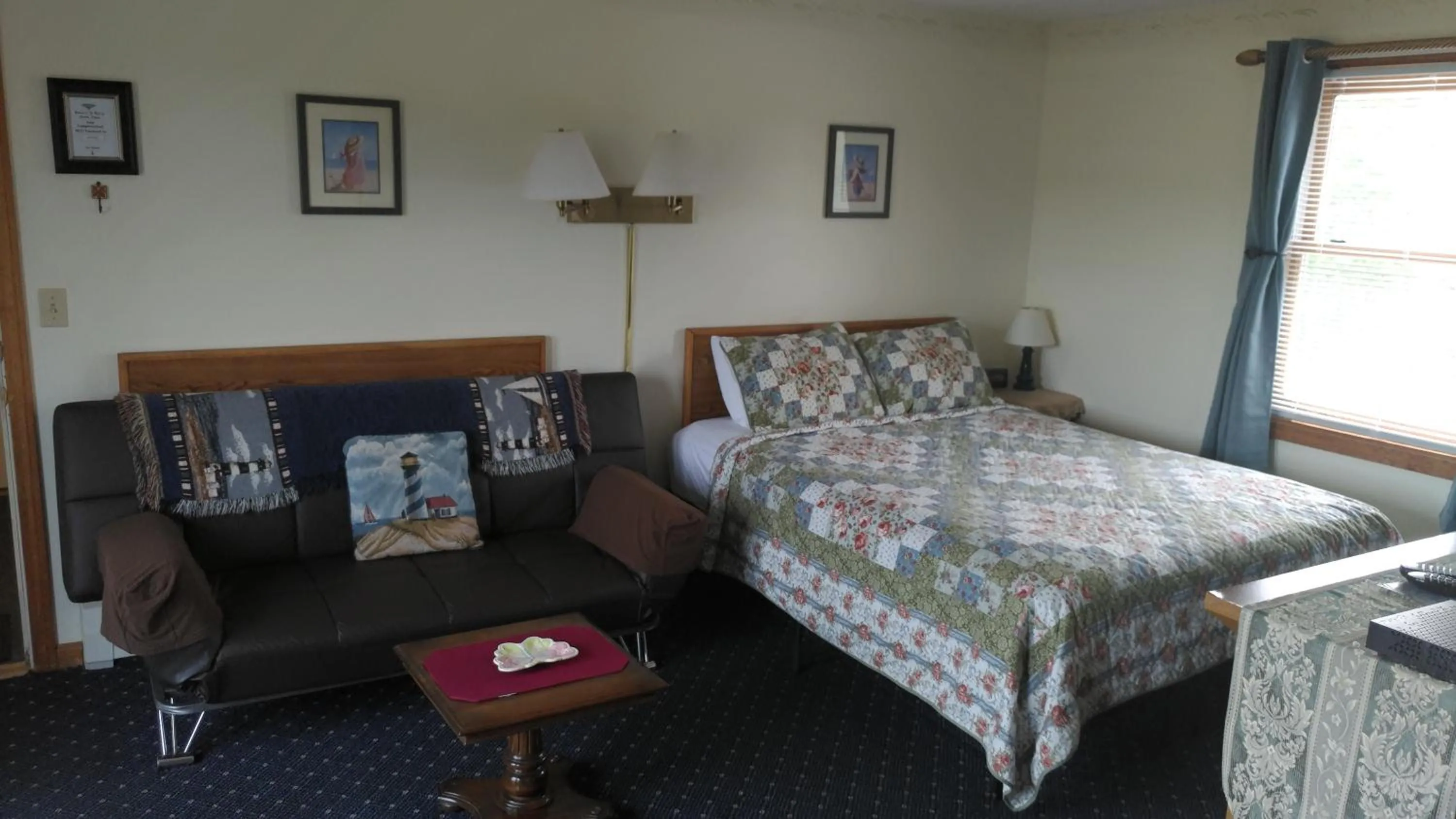 Bed in Midway Lodging