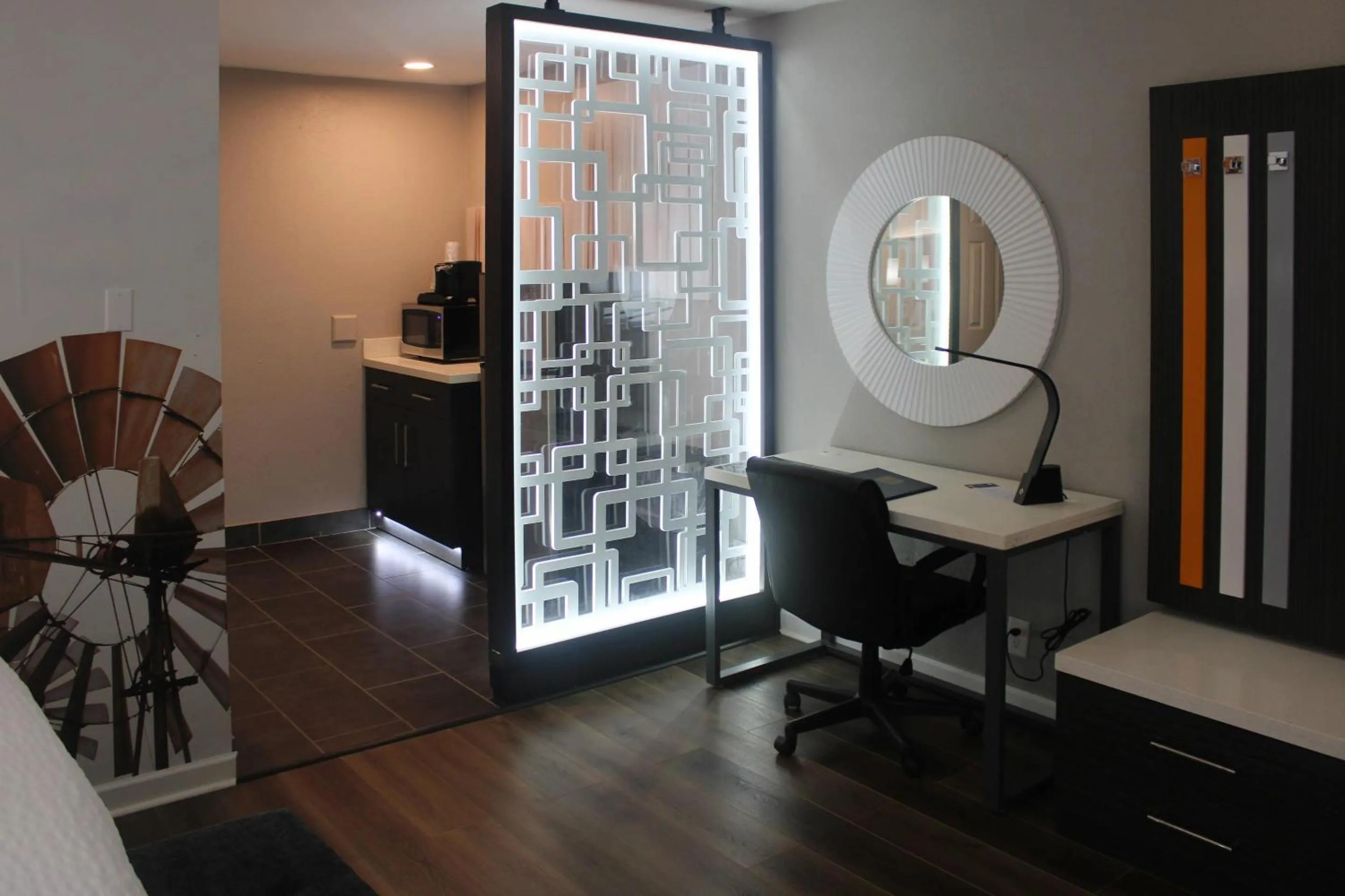 Bedroom in Clarion Pointe Marshall