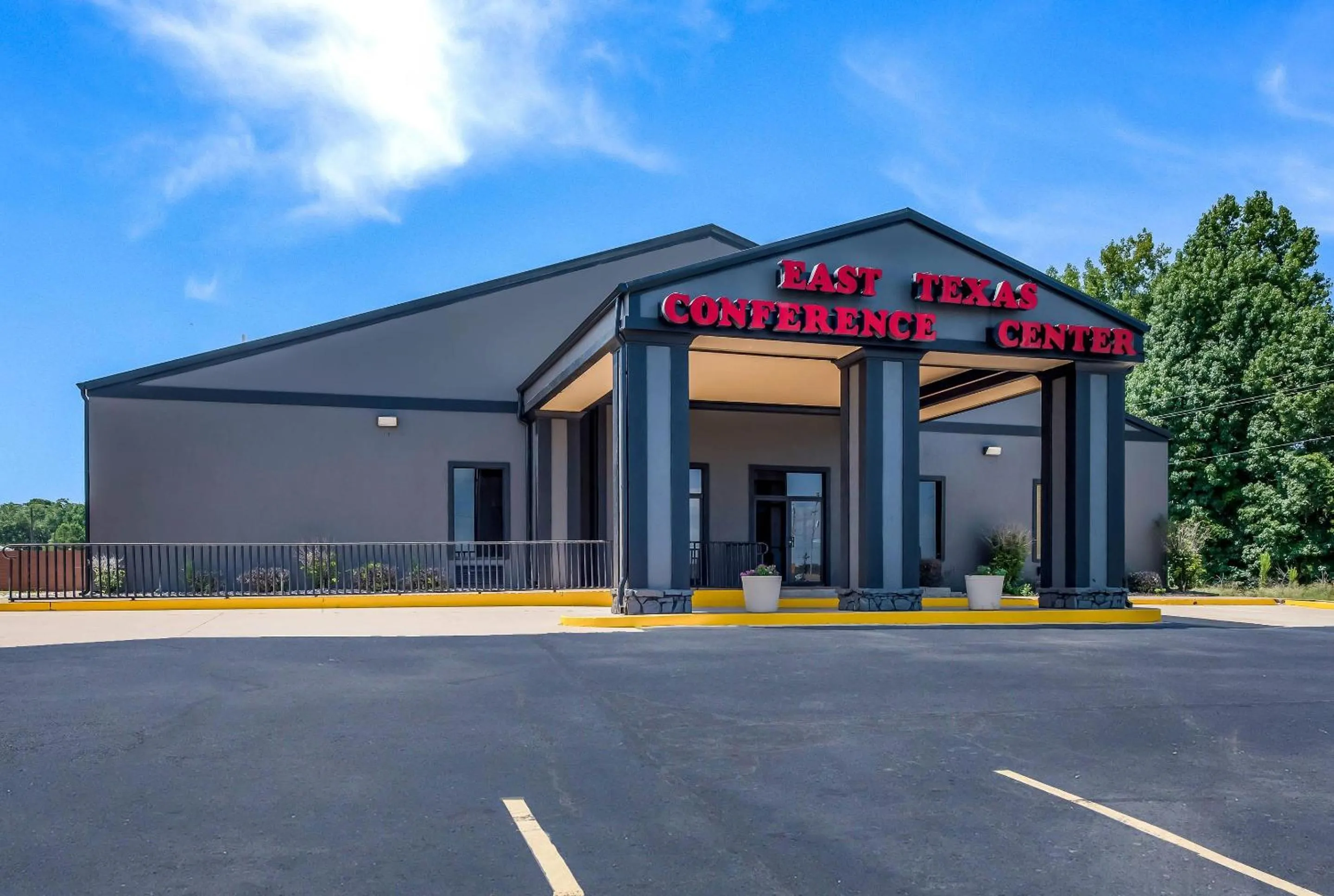 Property building in Clarion Pointe Marshall