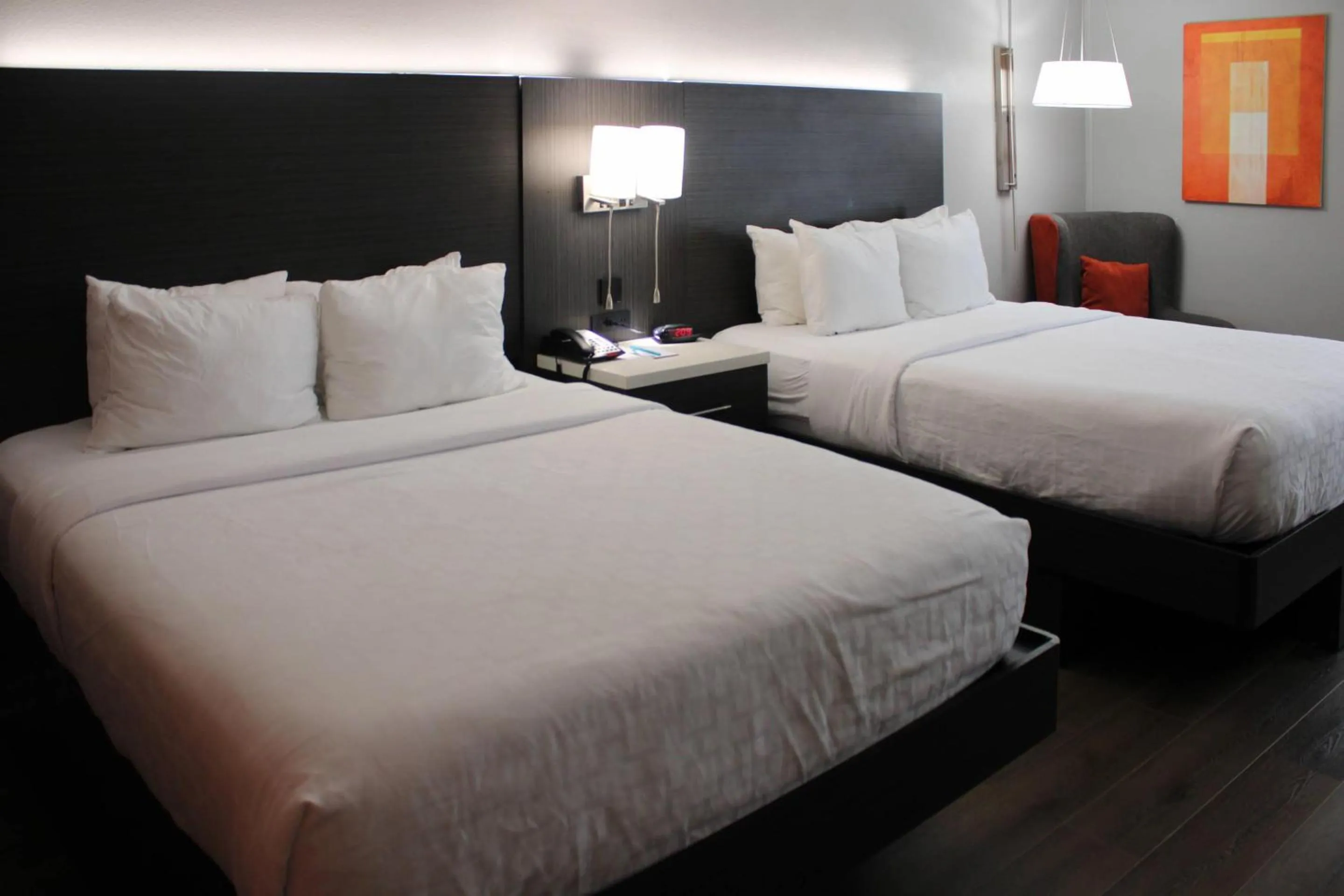 Bedroom, Bed in Clarion Pointe Marshall