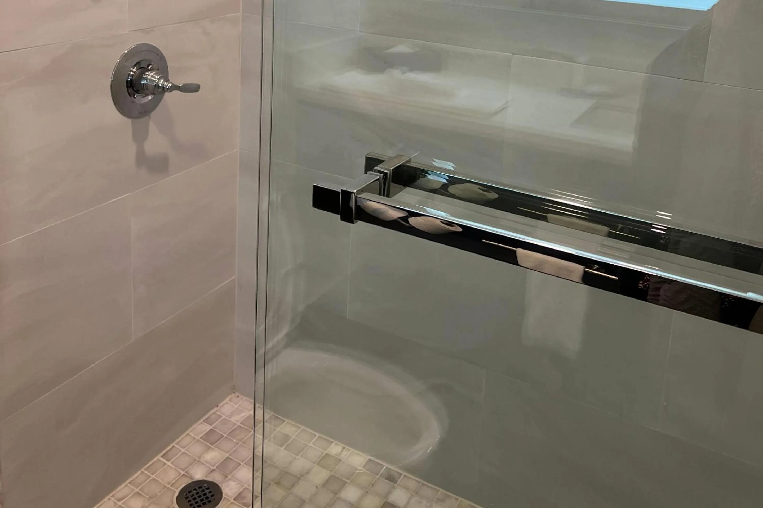 Bedroom in Clarion Pointe Marshall